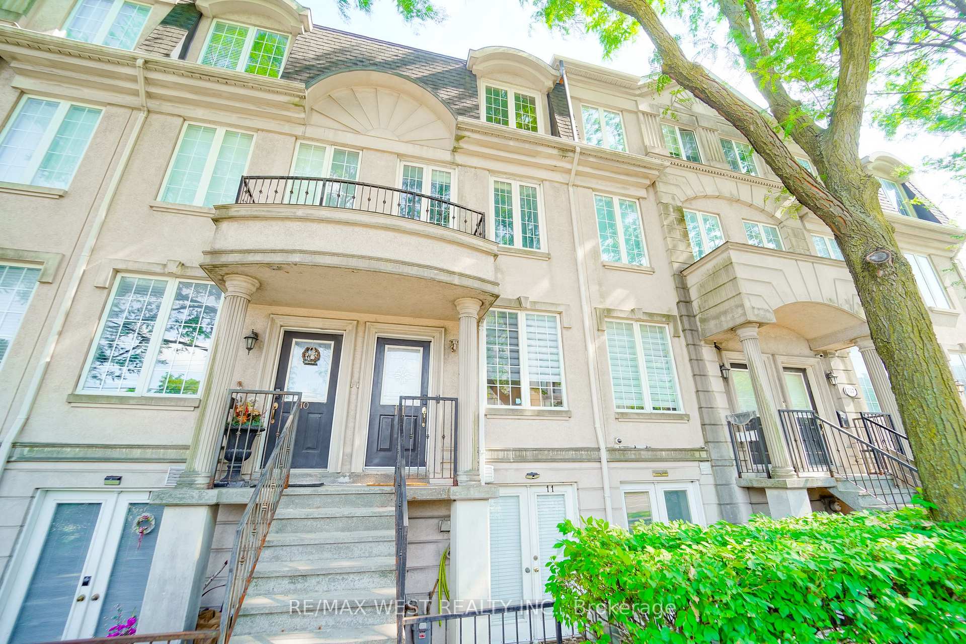 757 Sheppard Avenue W 11, Toronto, ON M3H 2S9