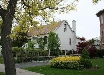 12 centre Avenue, Toronto, ON M2M 2L3
