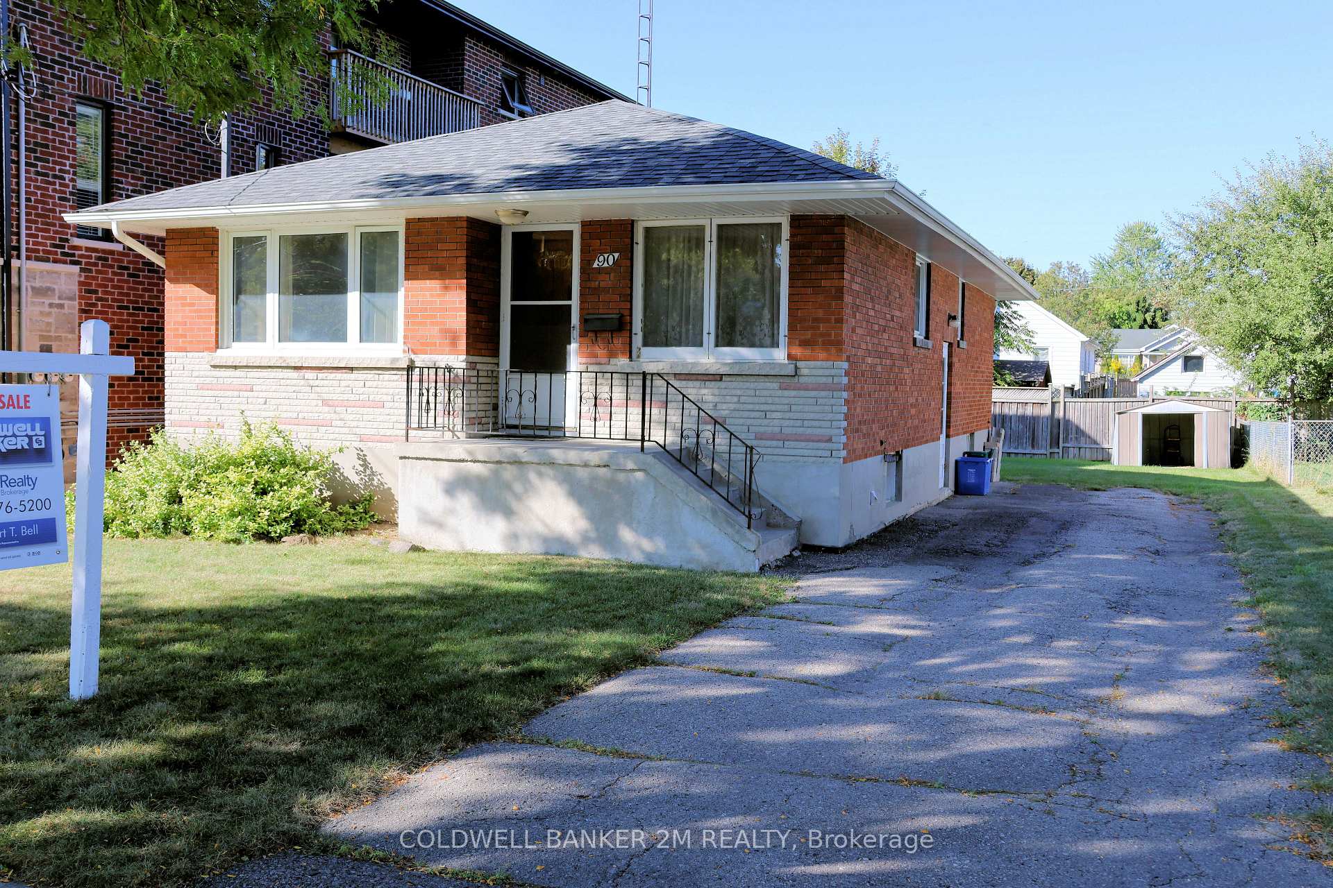 90 Cromwell Avenue, Oshawa, ON L1J 4T6