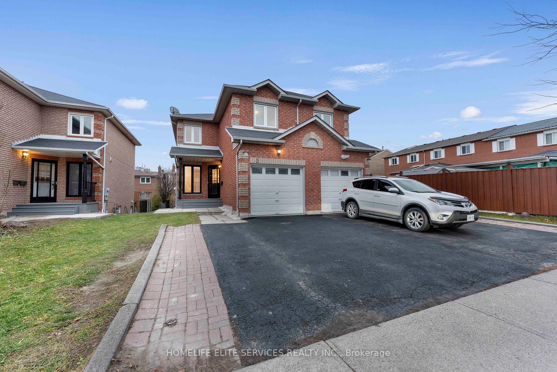 5 Lenthall Avenue, Toronto, ON M1B 2C7