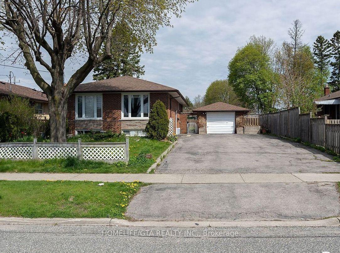 32 Brimorton Drive, Toronto, ON M1P 3Y9