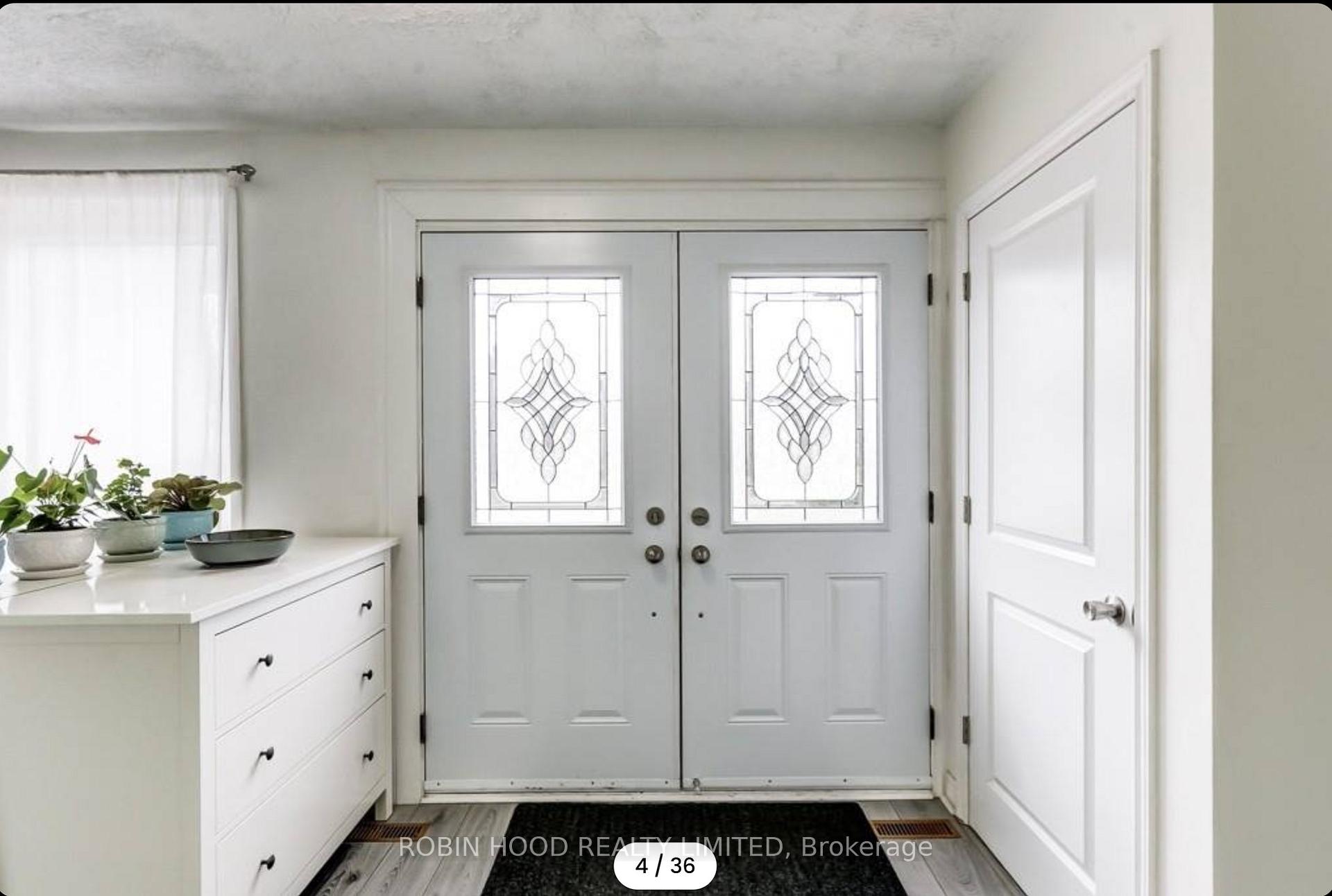 5290 Lawrence Avenue E, Toronto, ON M1C 1R4