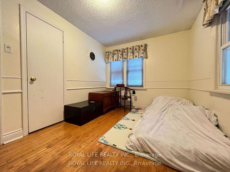 33 Agincourt Drive, Toronto, ON M1S 1M5