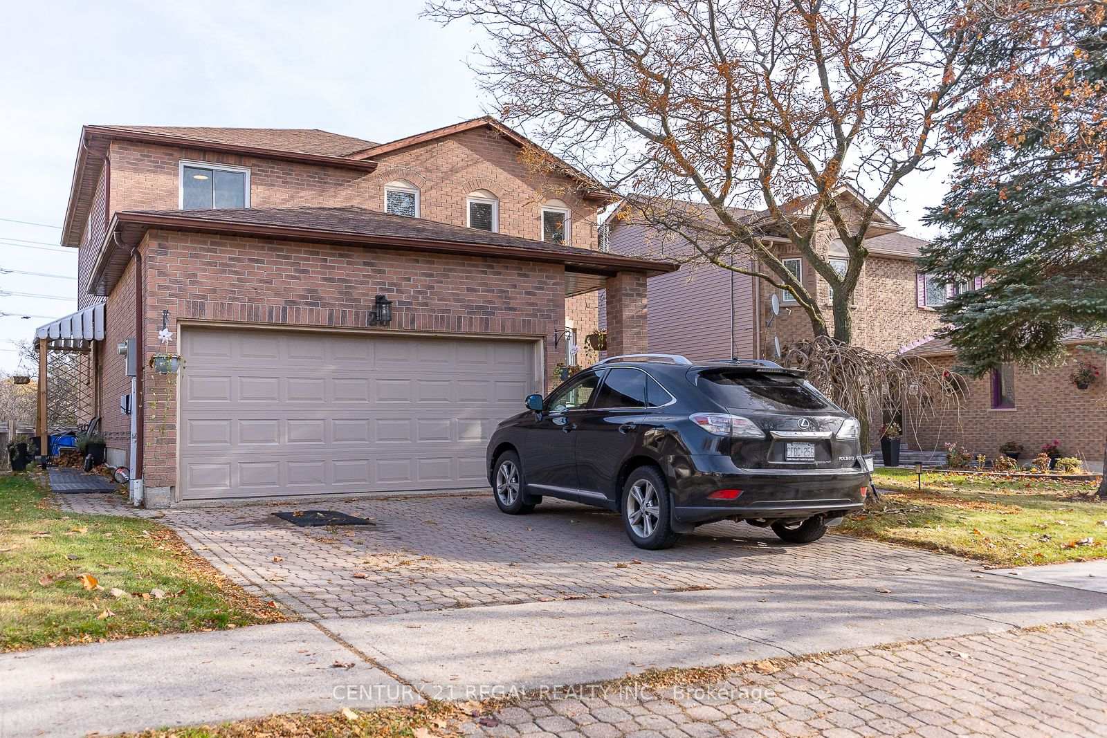 28 Upland Drive, Whitby, ON L1N 8H8