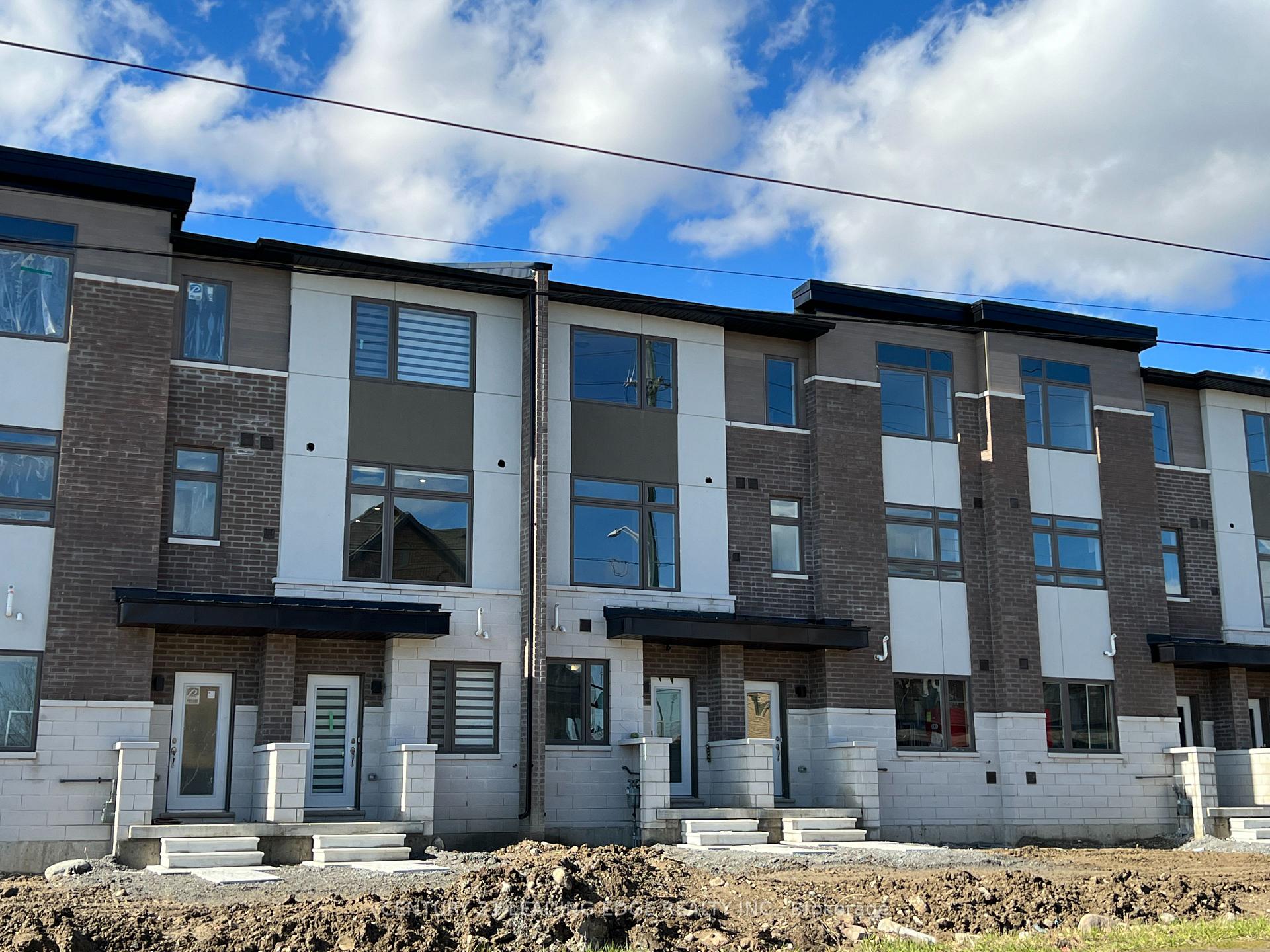 250 Finch Avenue 211, Pickering, ON L1V 0G6