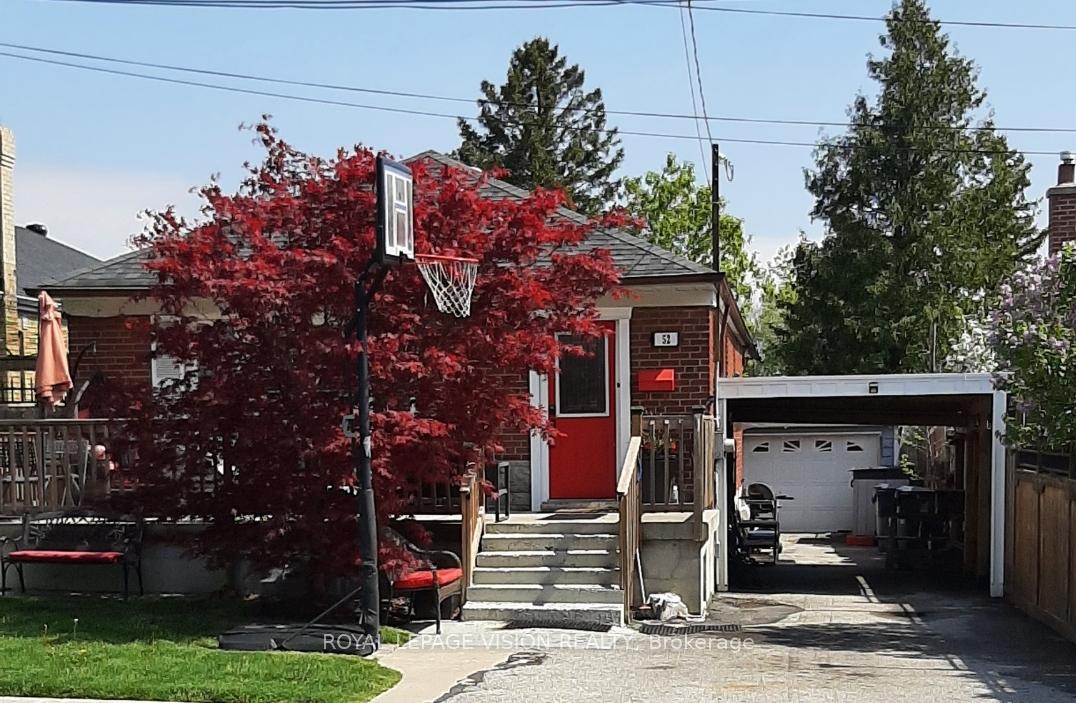 52 Ellendale Drive, Toronto, ON M1P 1N5