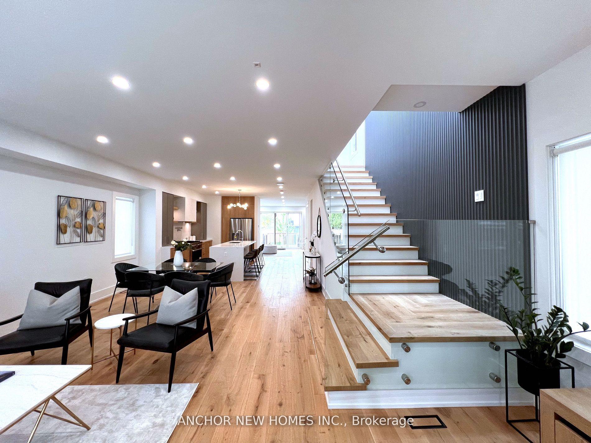 257 Chisholm Avenue, Toronto E03, ON M4C 4W5