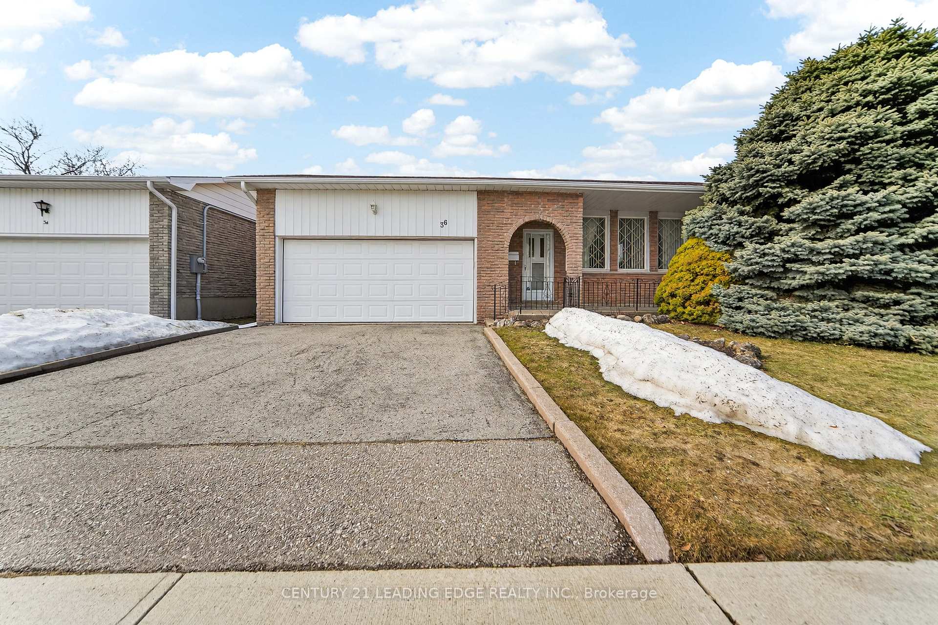 36 Lawnmere Crescent, Toronto, ON M1S 2T3