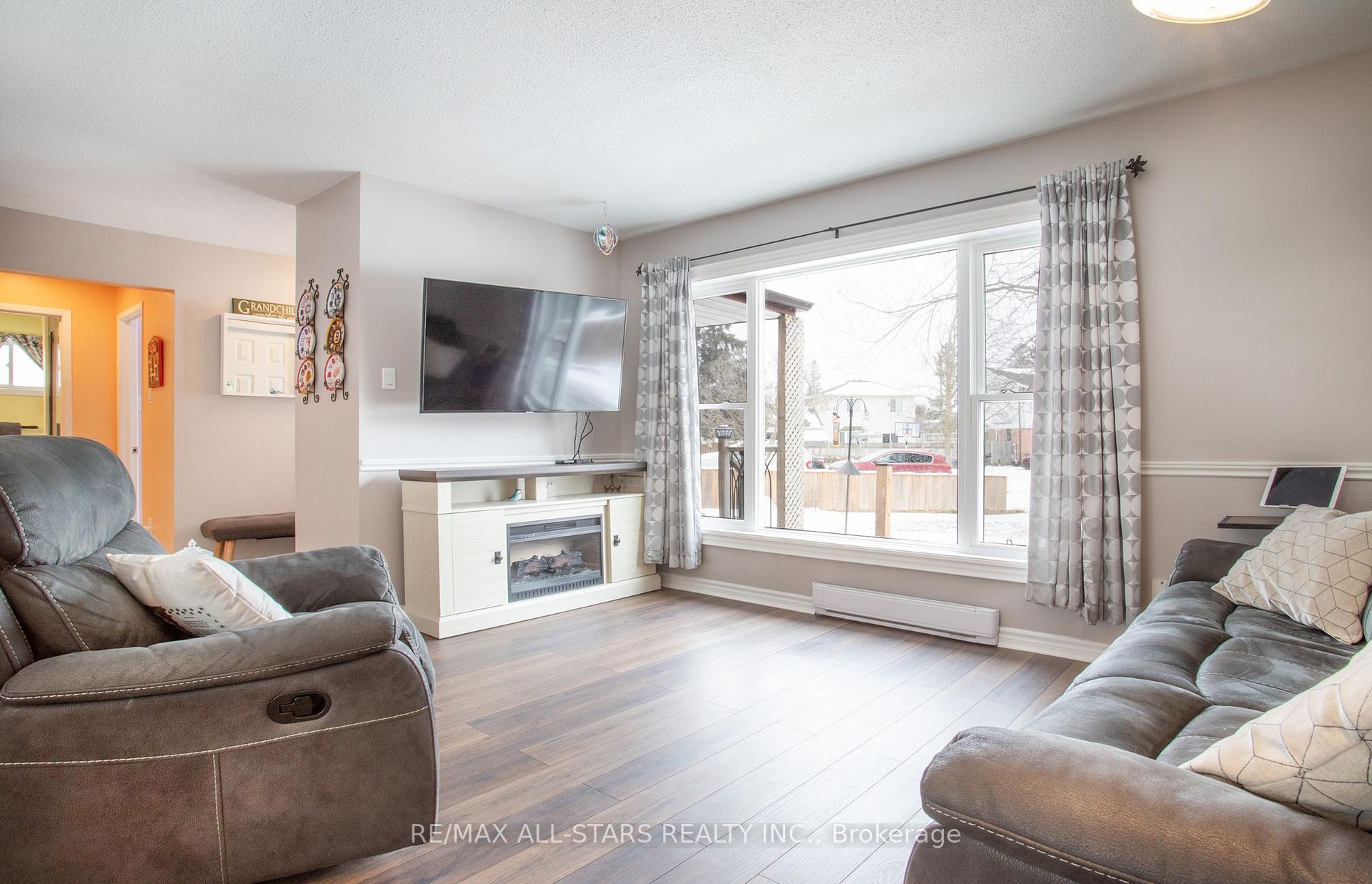 158 Blossom Court, Scugog, ON L9L 1G5