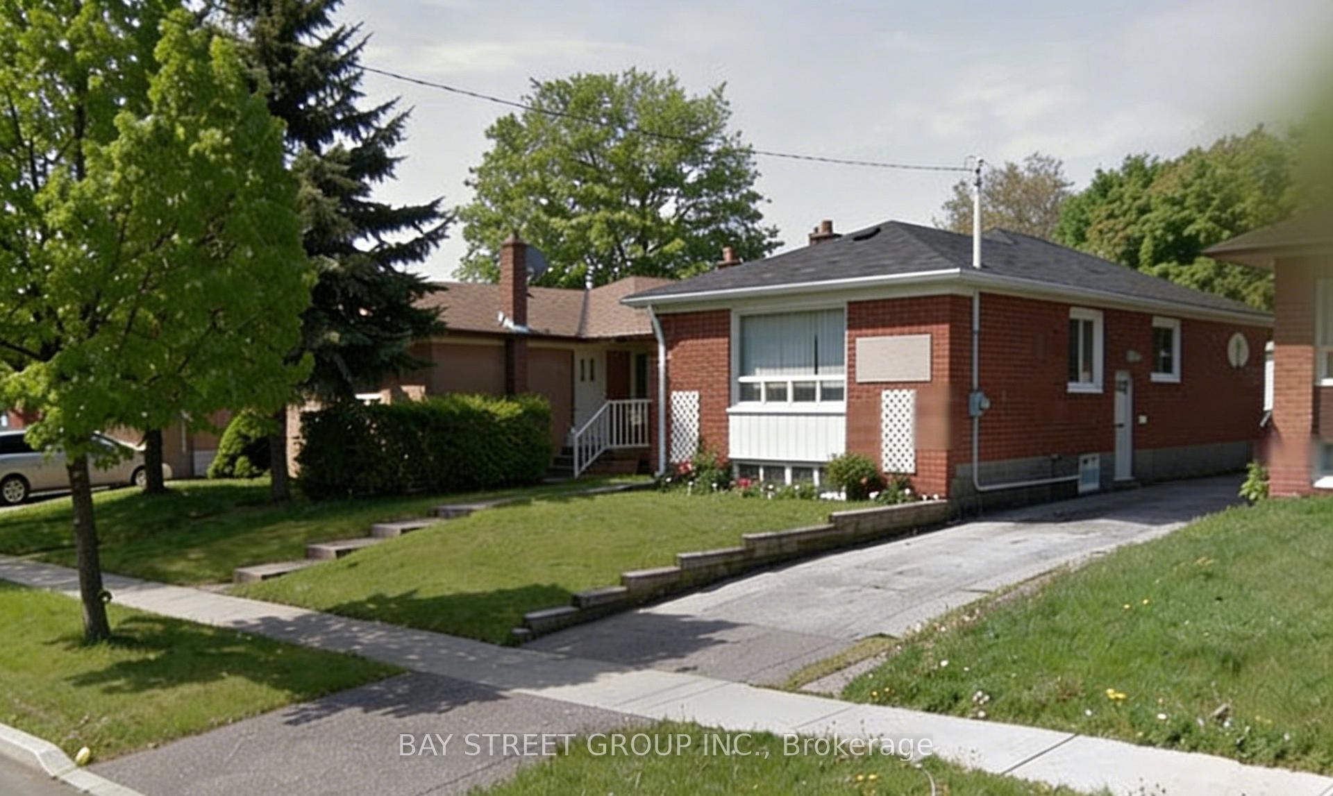 106 Wye Valley Road, Toronto, ON M1P 2A8