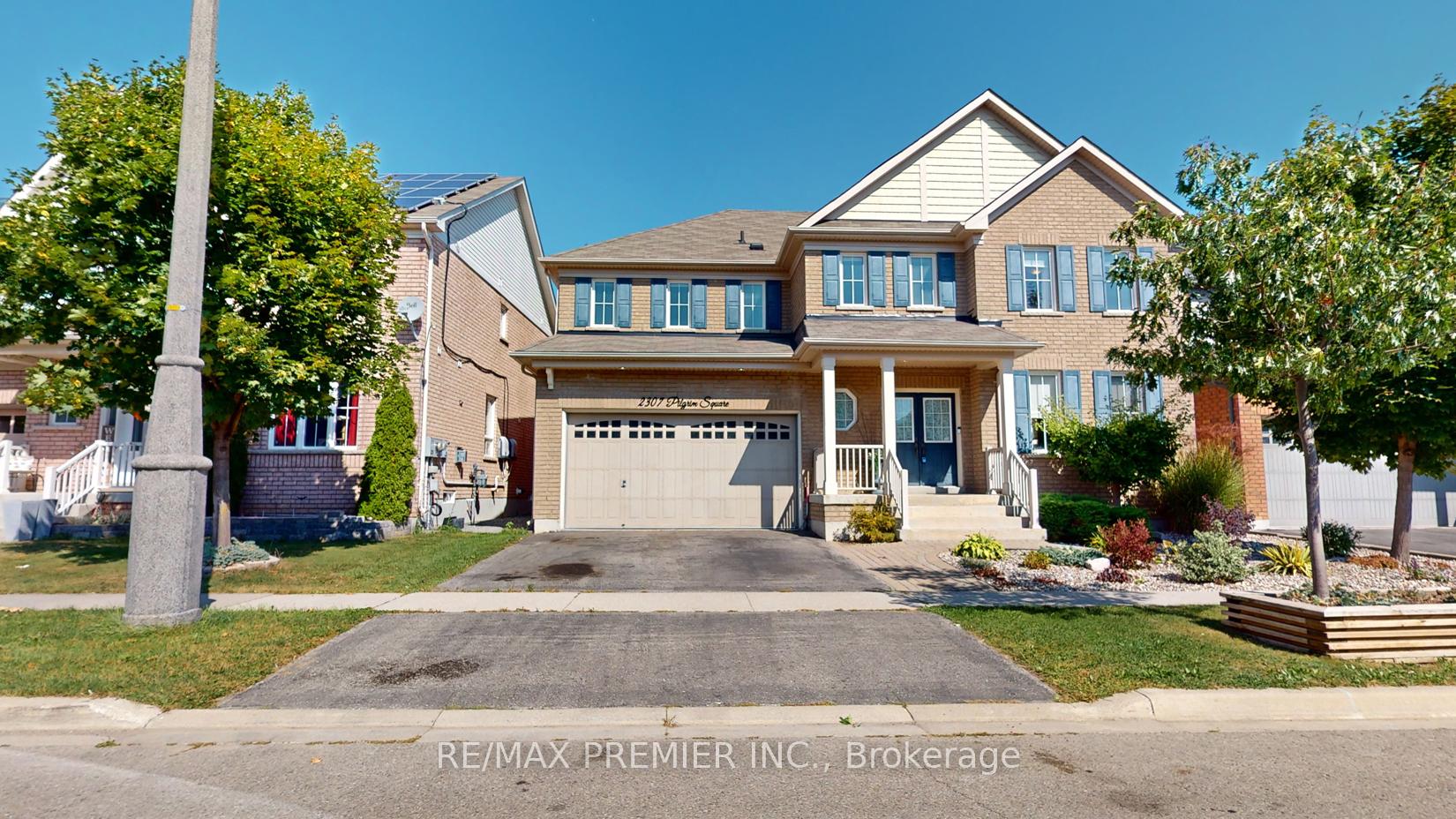 2307 Pilgrim Square, Oshawa, ON L1L 0C2