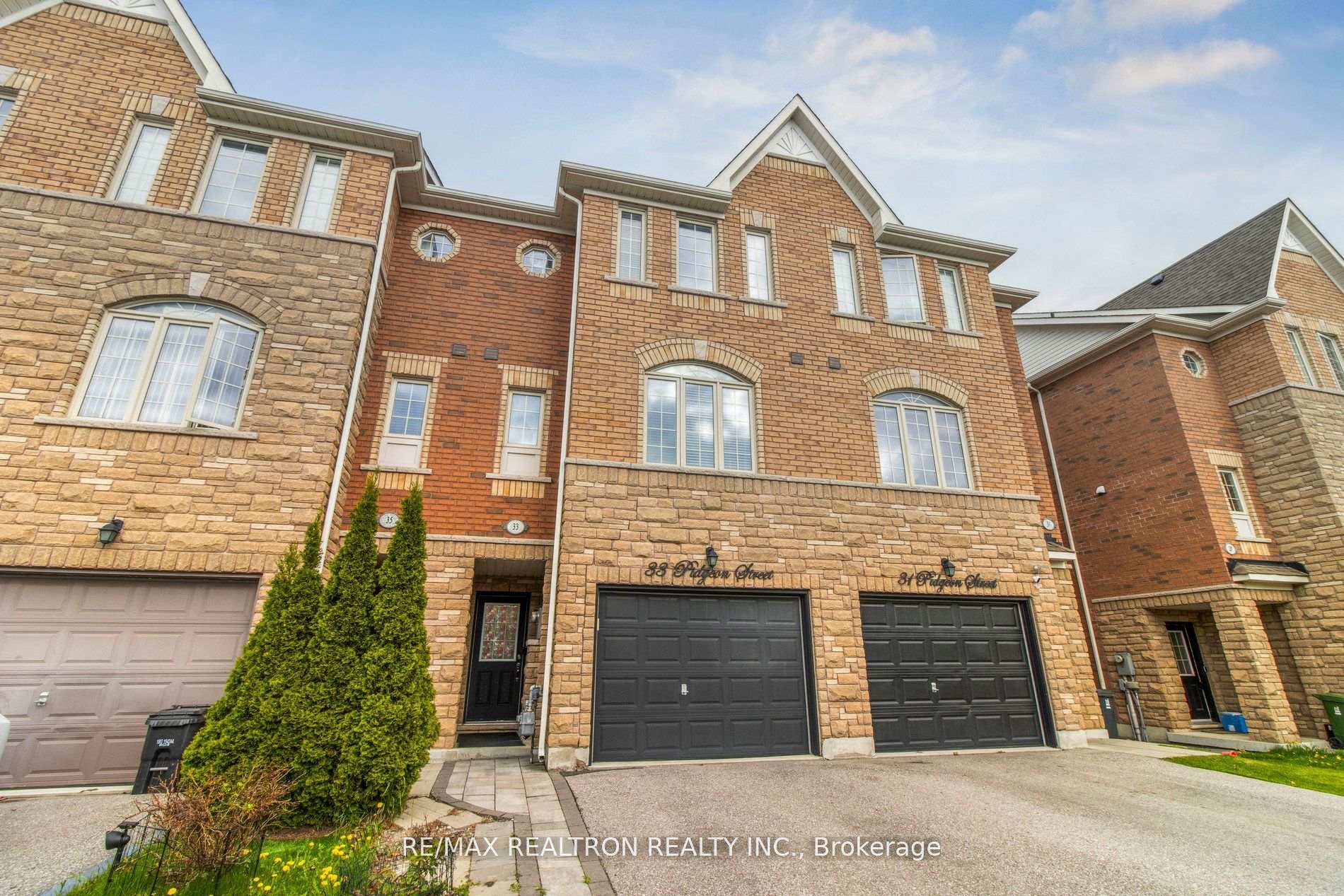 33 Pidgeon Street, Toronto, ON M1L 3M3