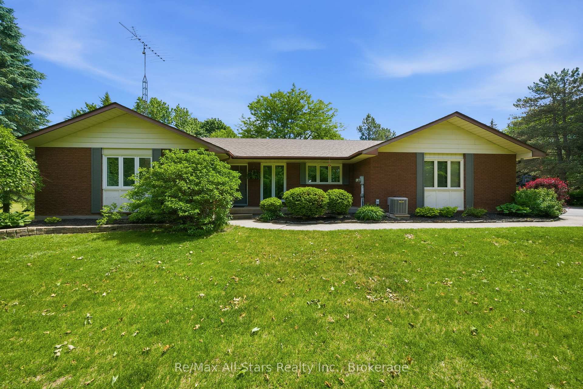2407 Ashbridge Road, Scugog, ON L9L 1B4