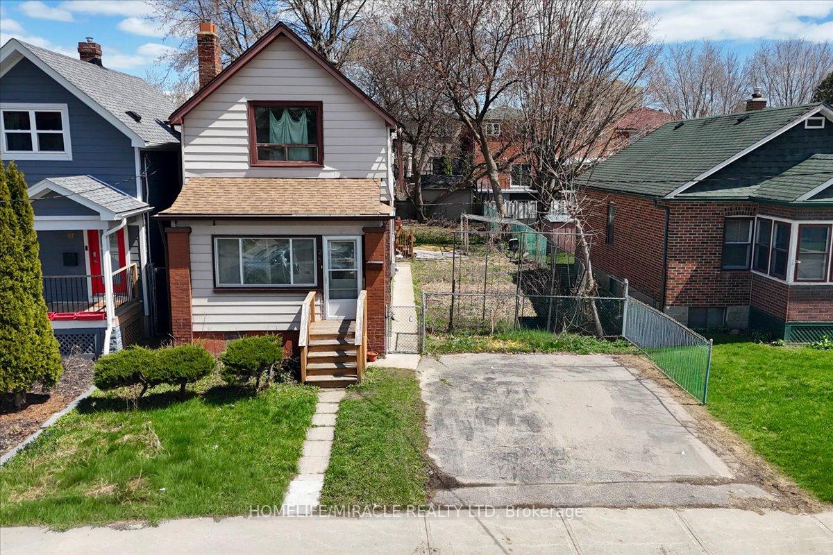 25 Wanstead Avenue, Toronto, ON M1L 3L3