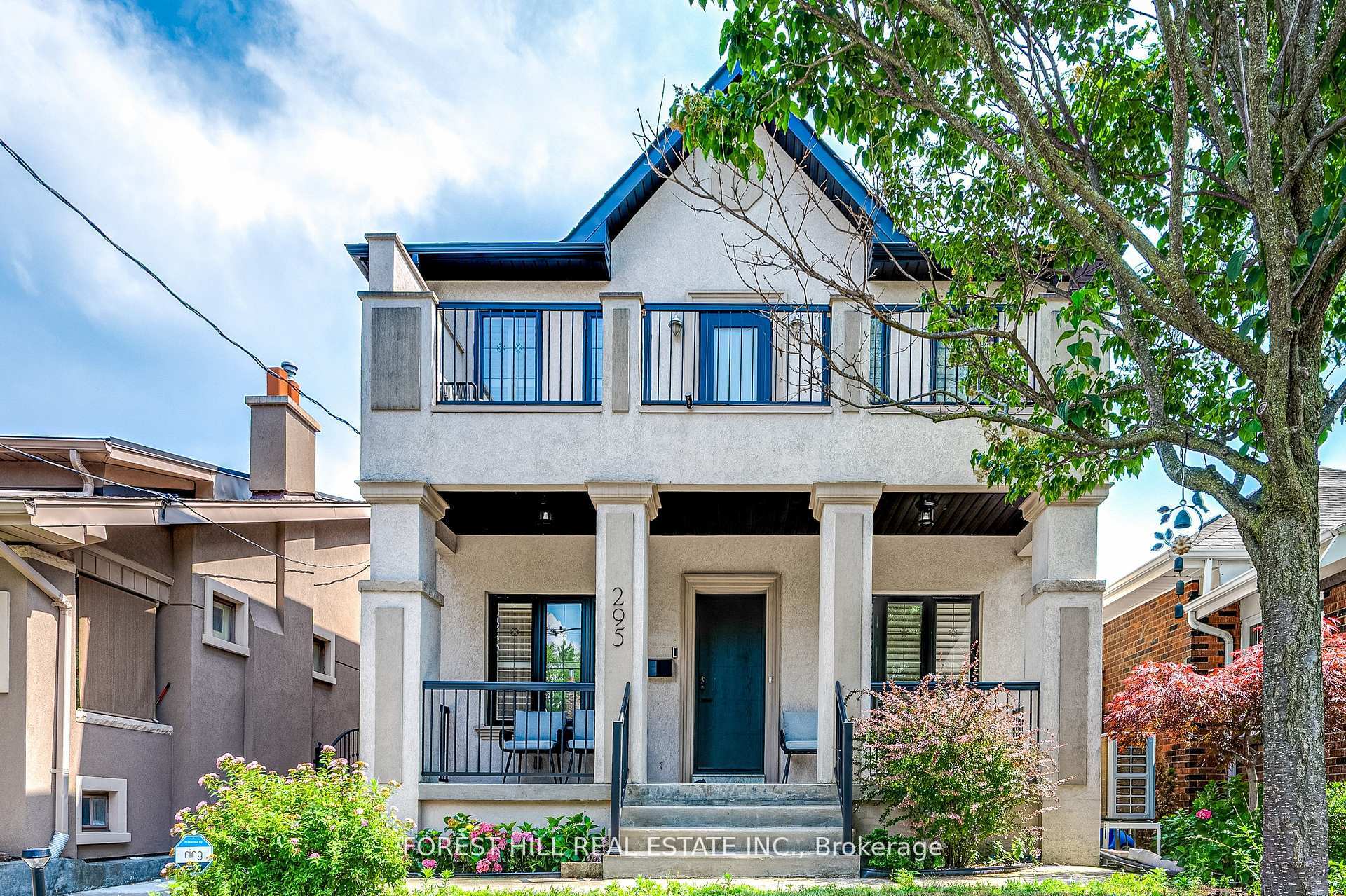 295 Strathmore Boulevard, Toronto E03, ON M4J 1P9