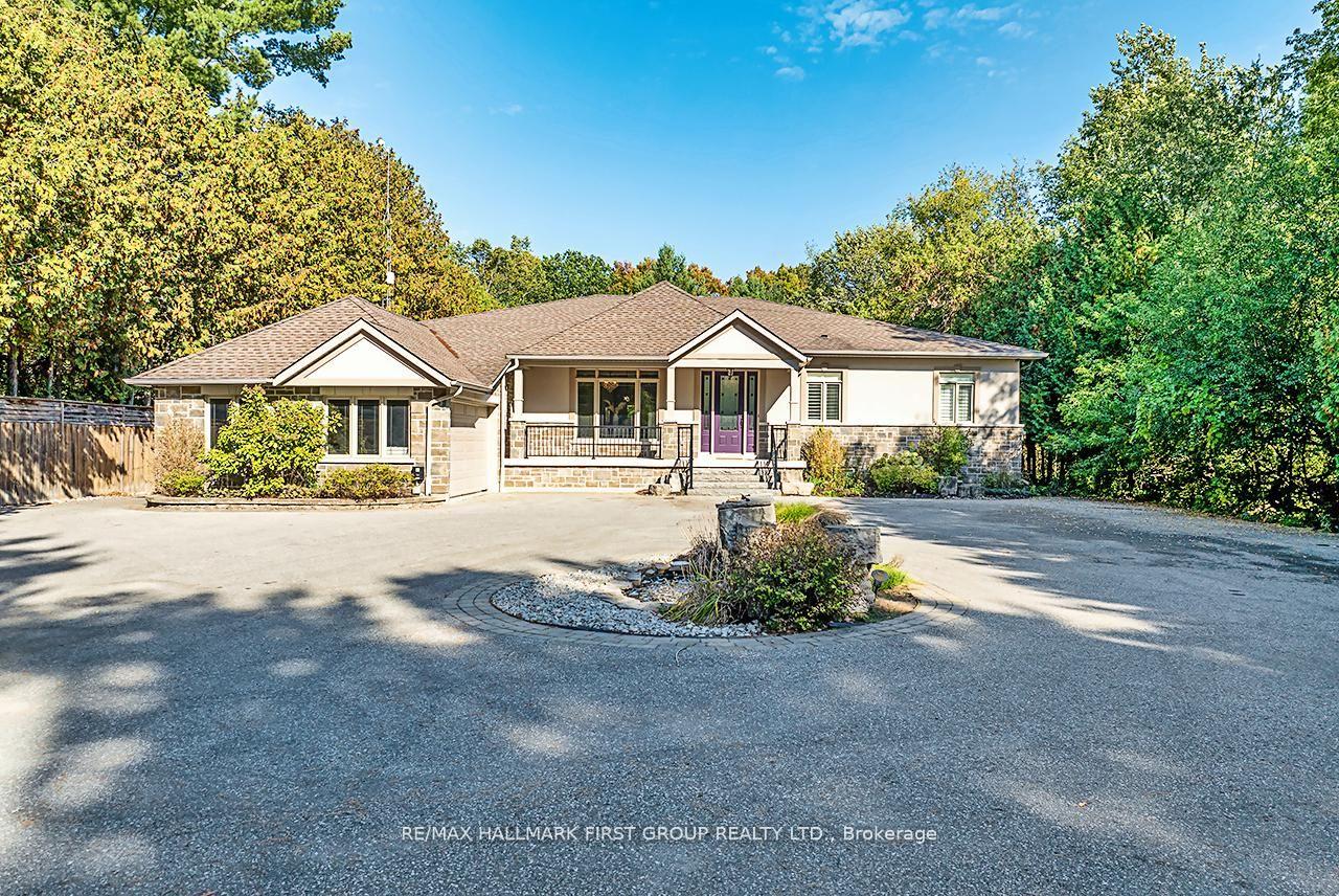 15 Shepherd Road, Whitby, ON L1M 1G8