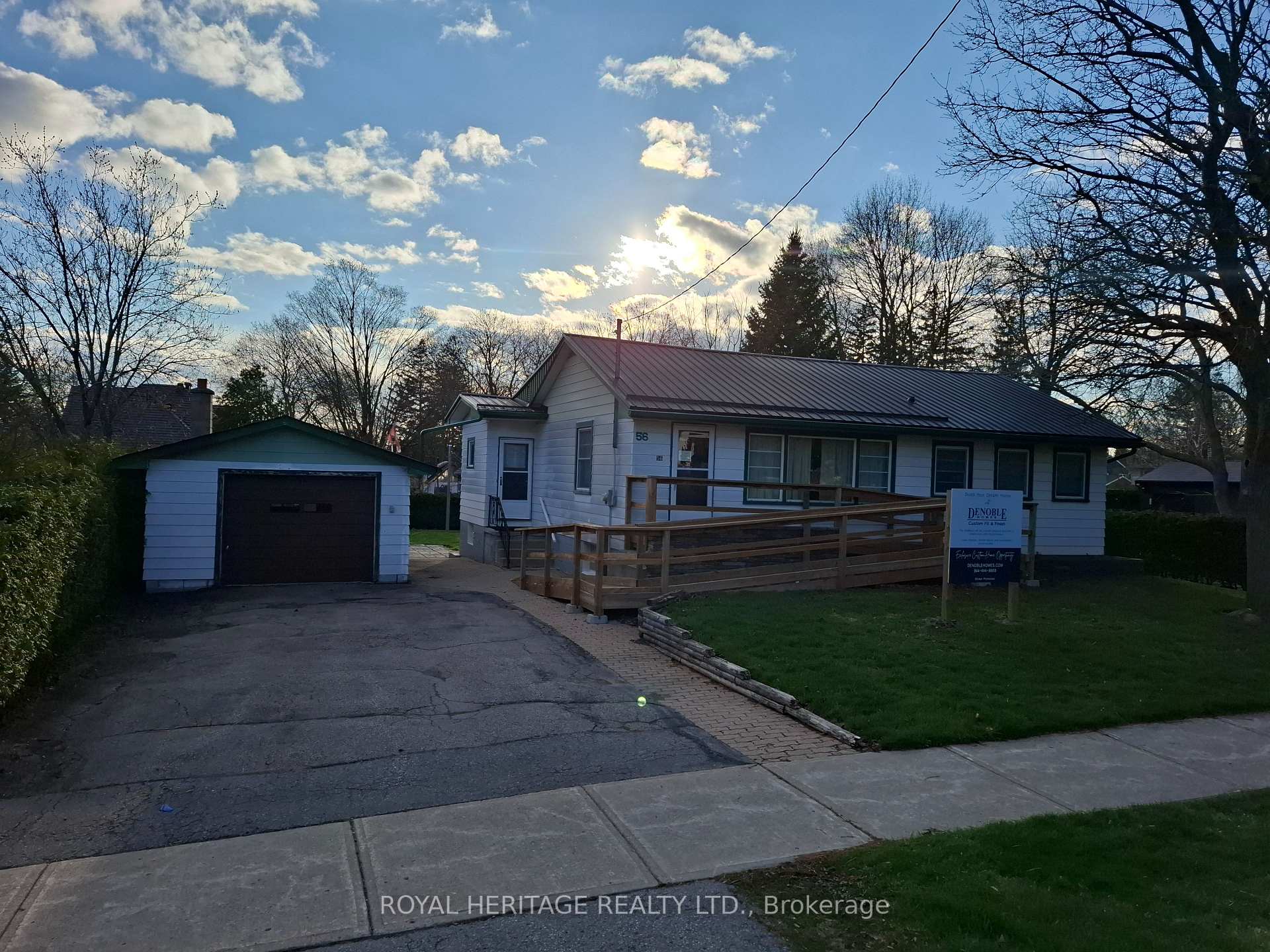 56 Queen Street, Whitby, ON L1M 1C4