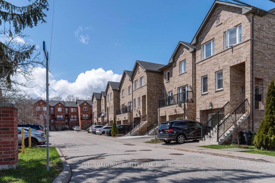 28 Camps Lane, Toronto, ON M1E 0B2