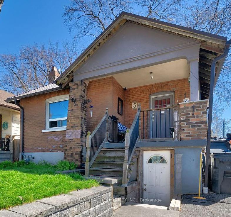 5 Elward Boulevard, Toronto, ON M1L 3L1