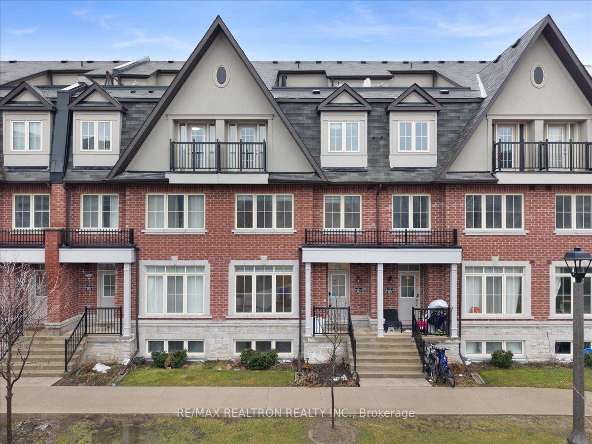 8 Eaton Park Lane 17, Toronto E05, ON M1W 0A5