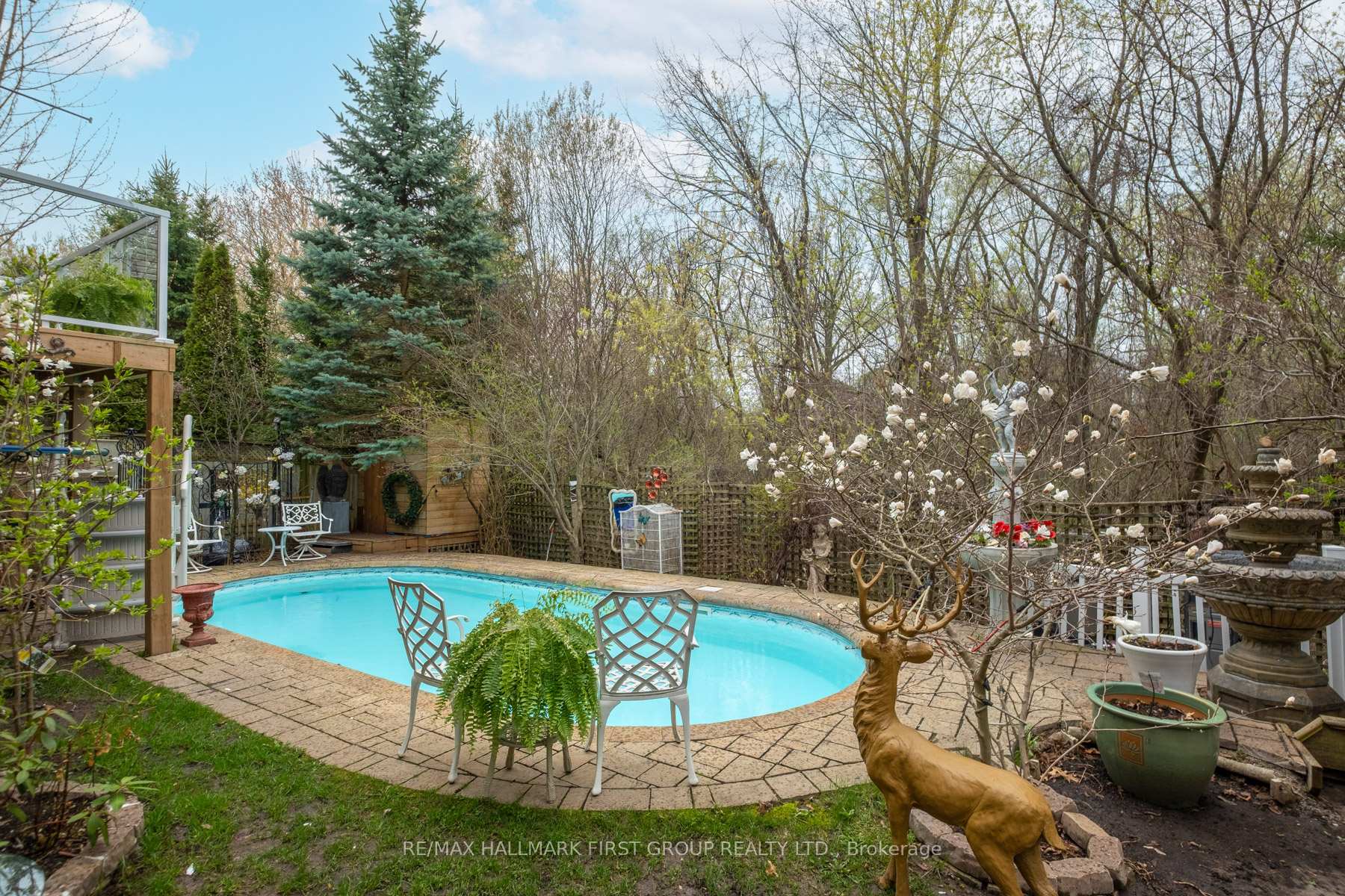 990 Glenbourne Drive, Oshawa, ON L1K 2P9