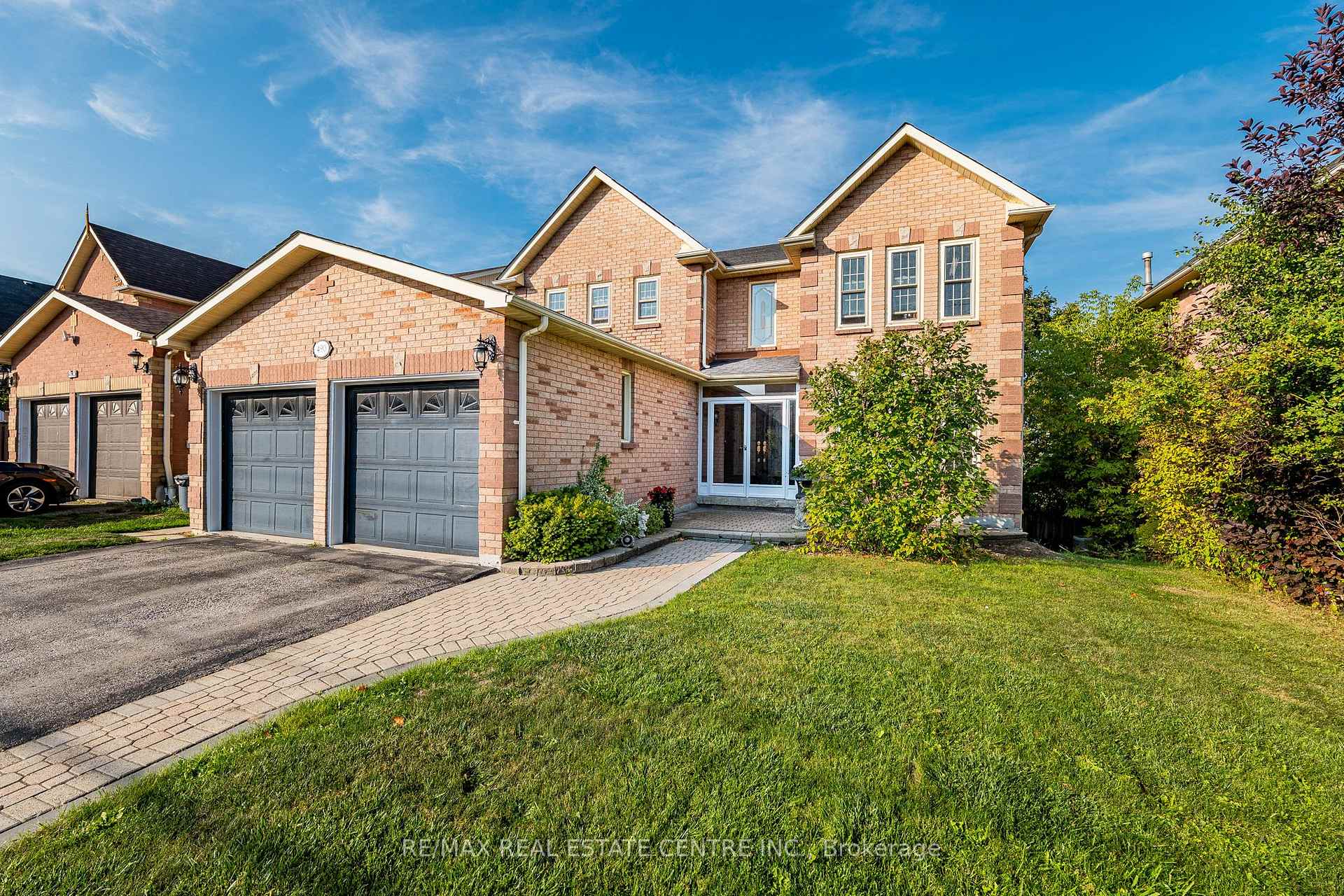 490 Old Harwood Avenue, Ajax, ON L1T 3L1