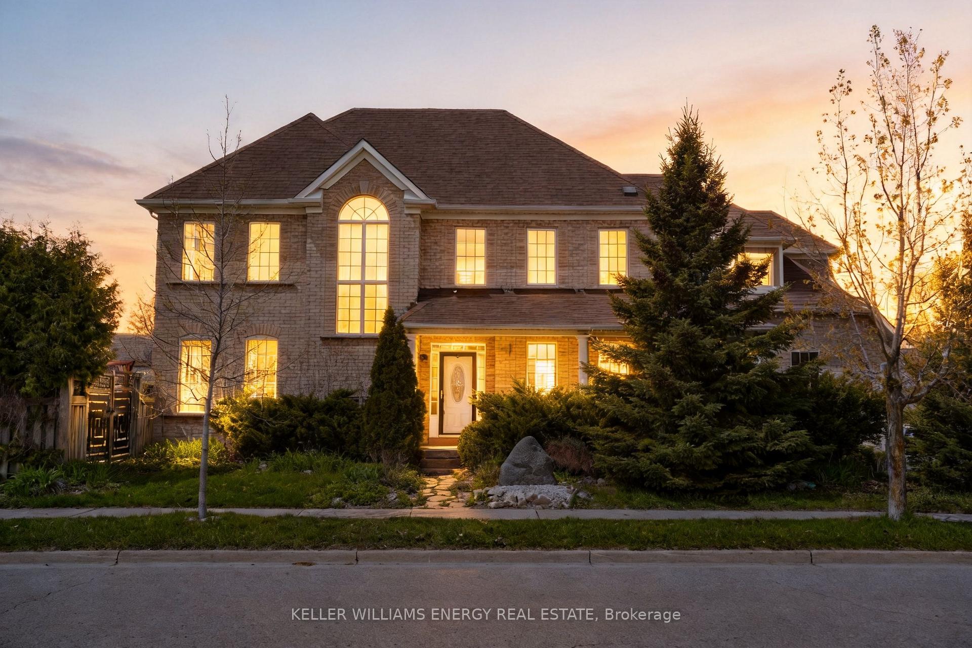 51 Divine Drive, Whitby, ON L1R 2T5