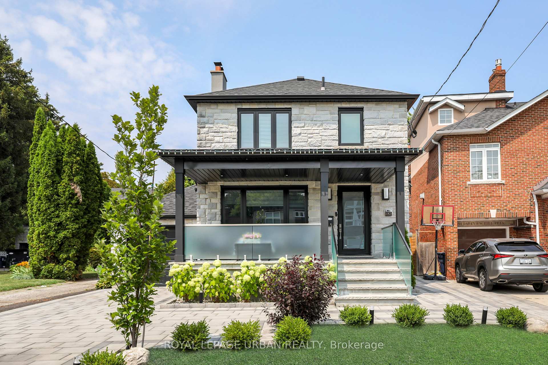 182 Parkview Hill Crescent, Toronto, ON M4B 1R8