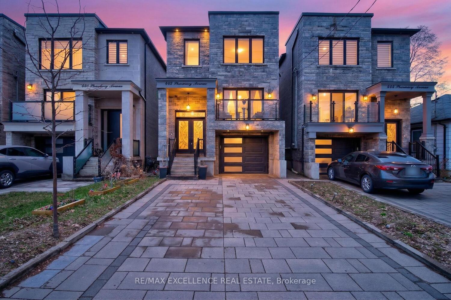 442 Pharmacy Avenue S, Toronto, ON M1L 3G6
