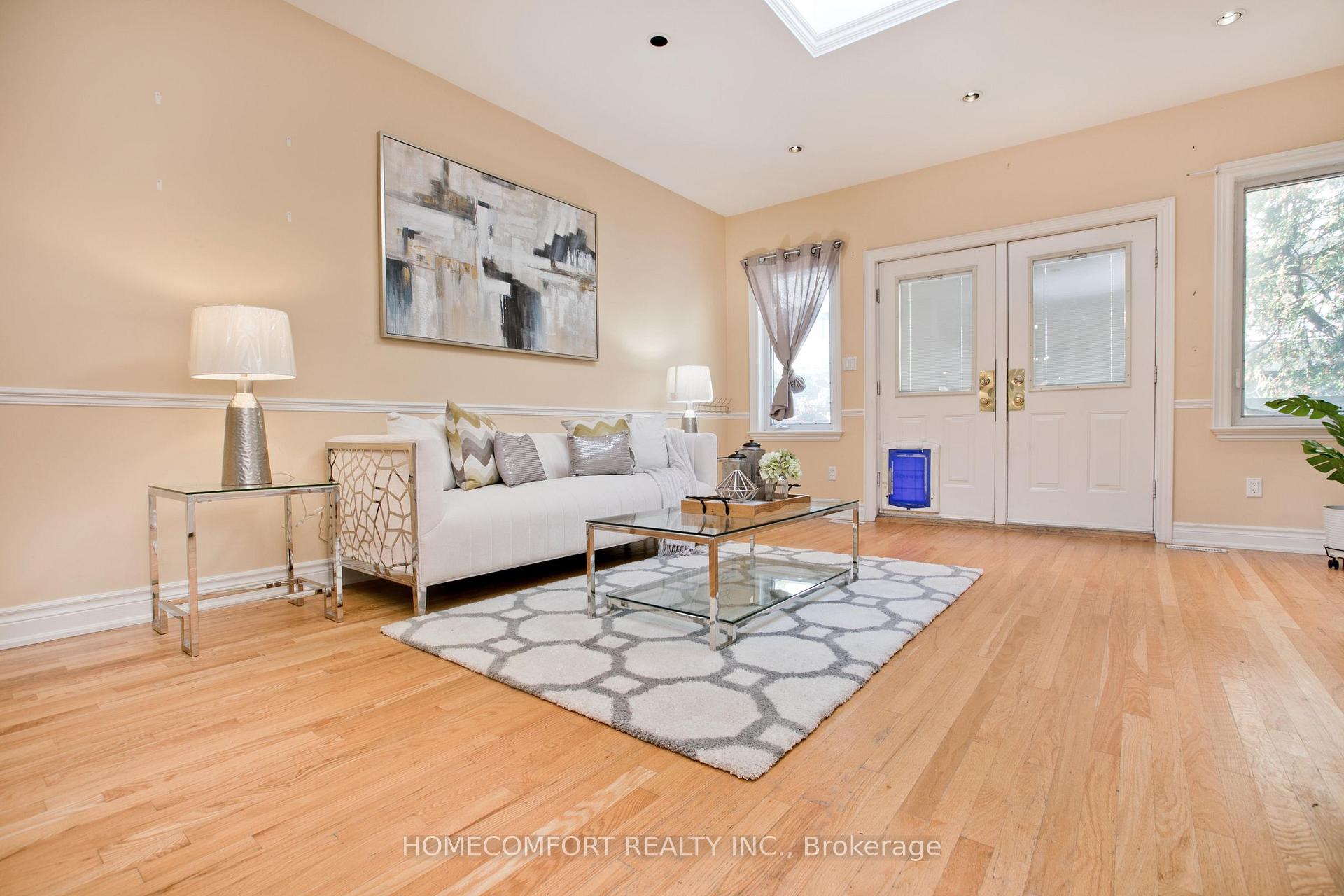 62 Keystone Avenue, Toronto, ON M4C 1H4