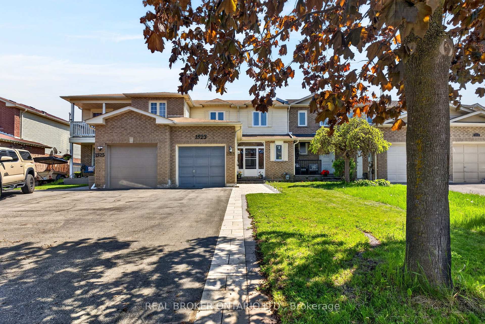 1523 Bentley Lane, Pickering, ON L1X 2M6