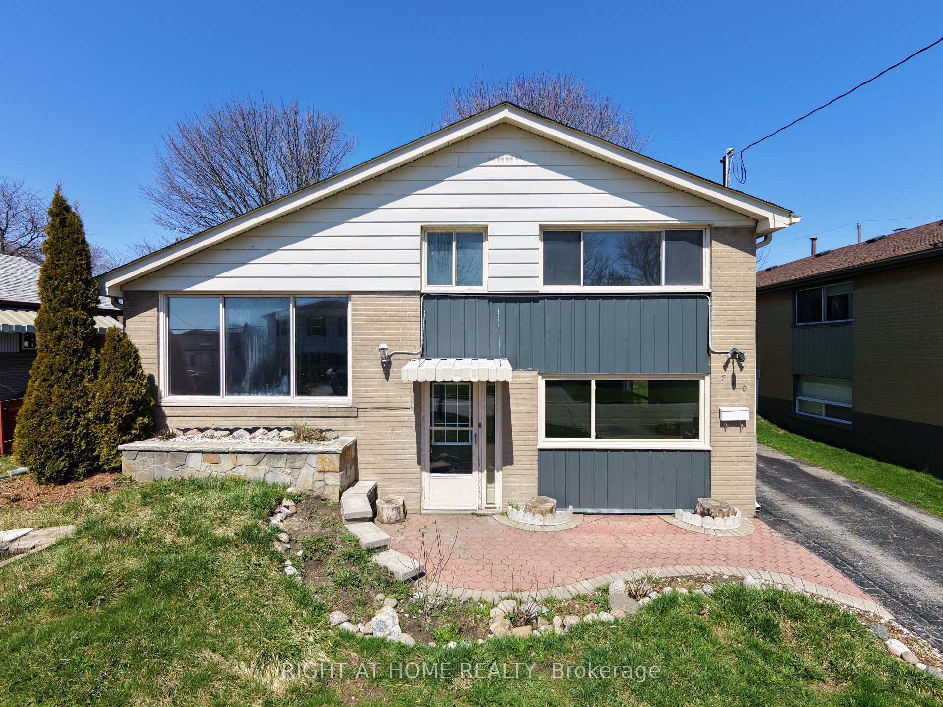 740 Stone Street, Oshawa, ON L1J 1A6