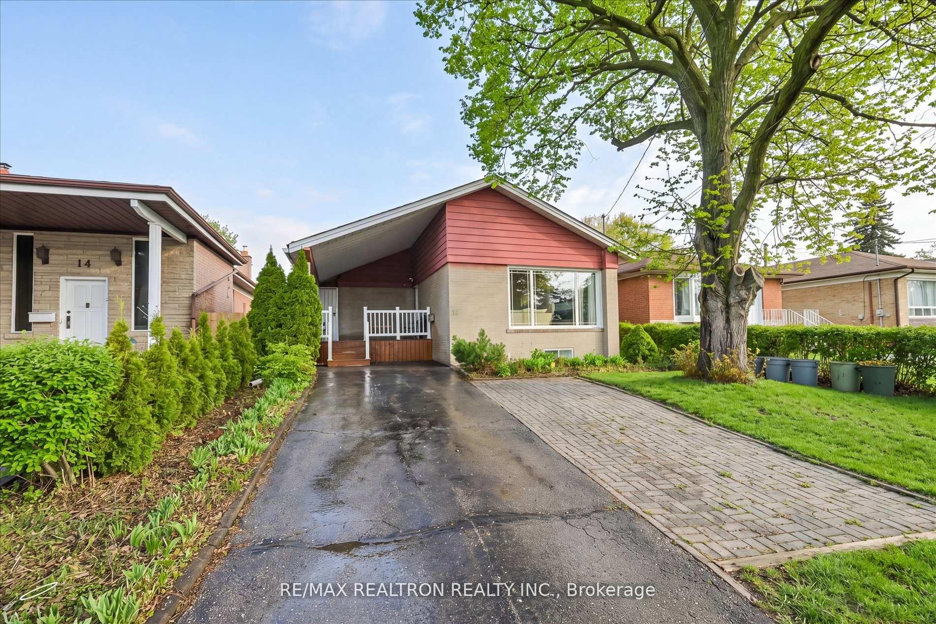 16 Arnprior Road, Toronto, ON M1K 5A6