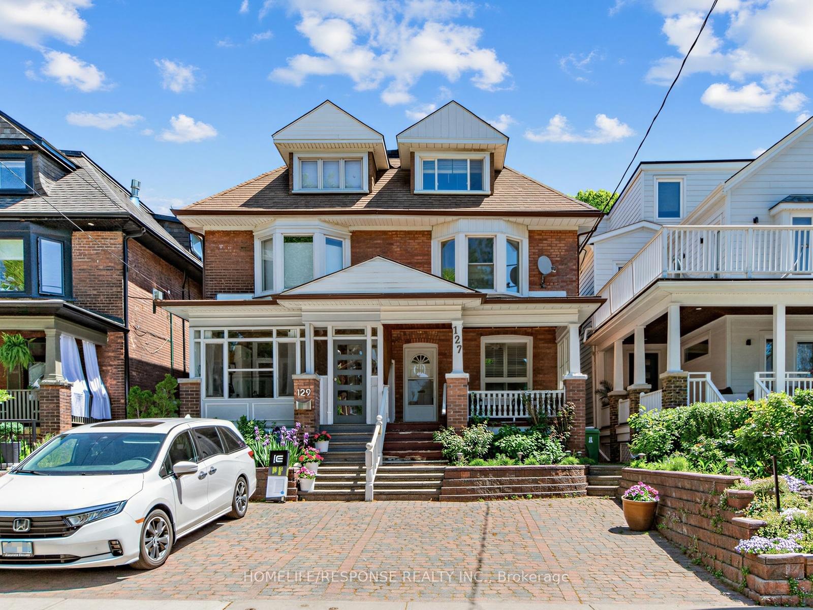 127 Lee Avenue, Toronto E02, ON M4E 2P2
