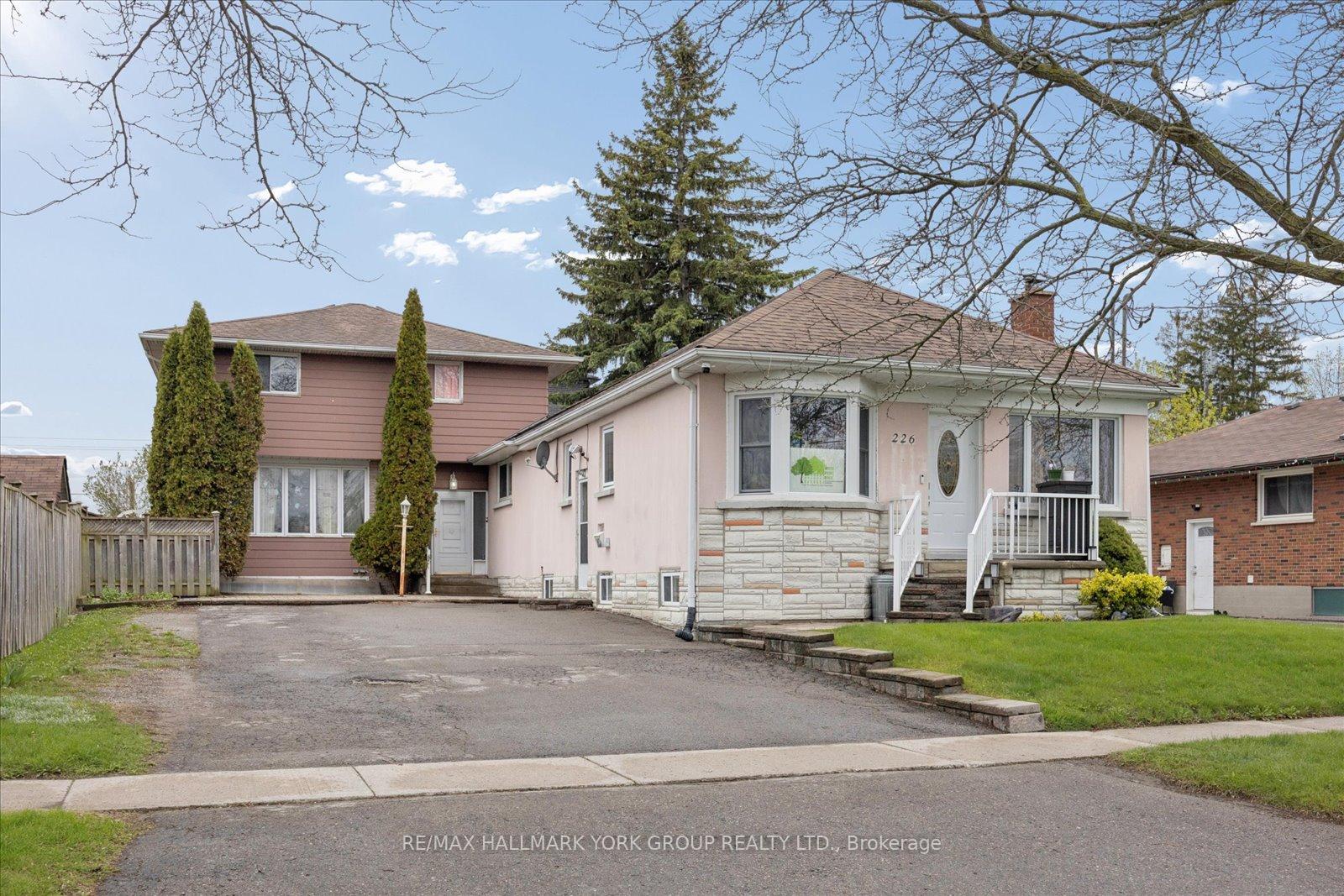 226 Cromwell Avenue, Oshawa, ON L1J 4T8