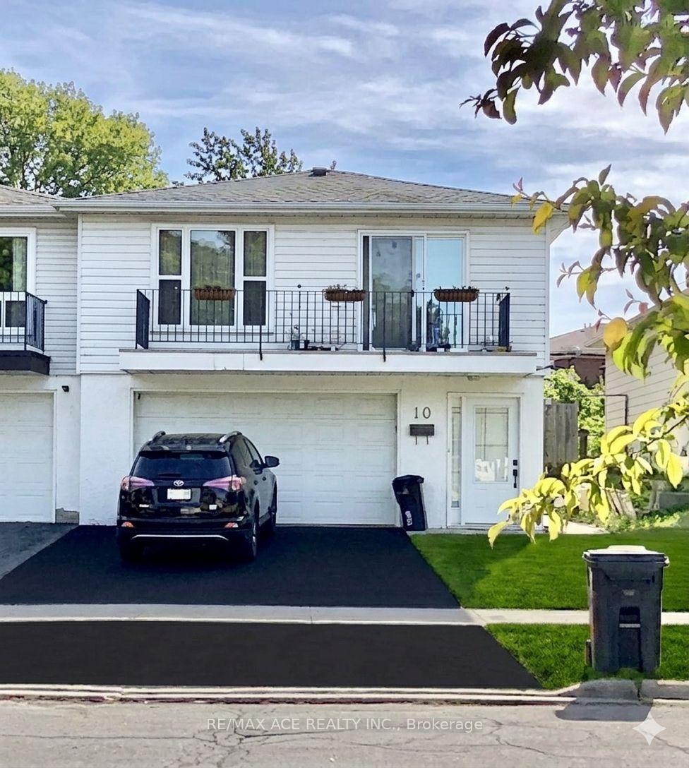 10 Parkdene Court, Toronto, ON M1W 2J3