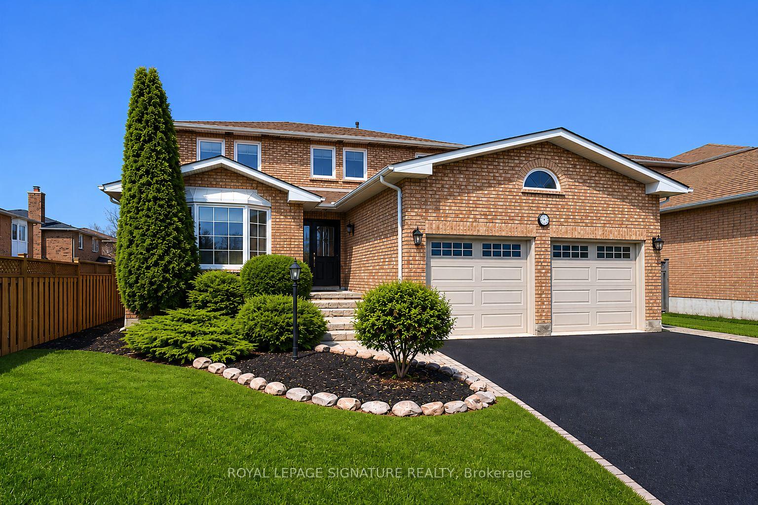 43 Falstaff Crescent, Whitby, ON L1R 1W3