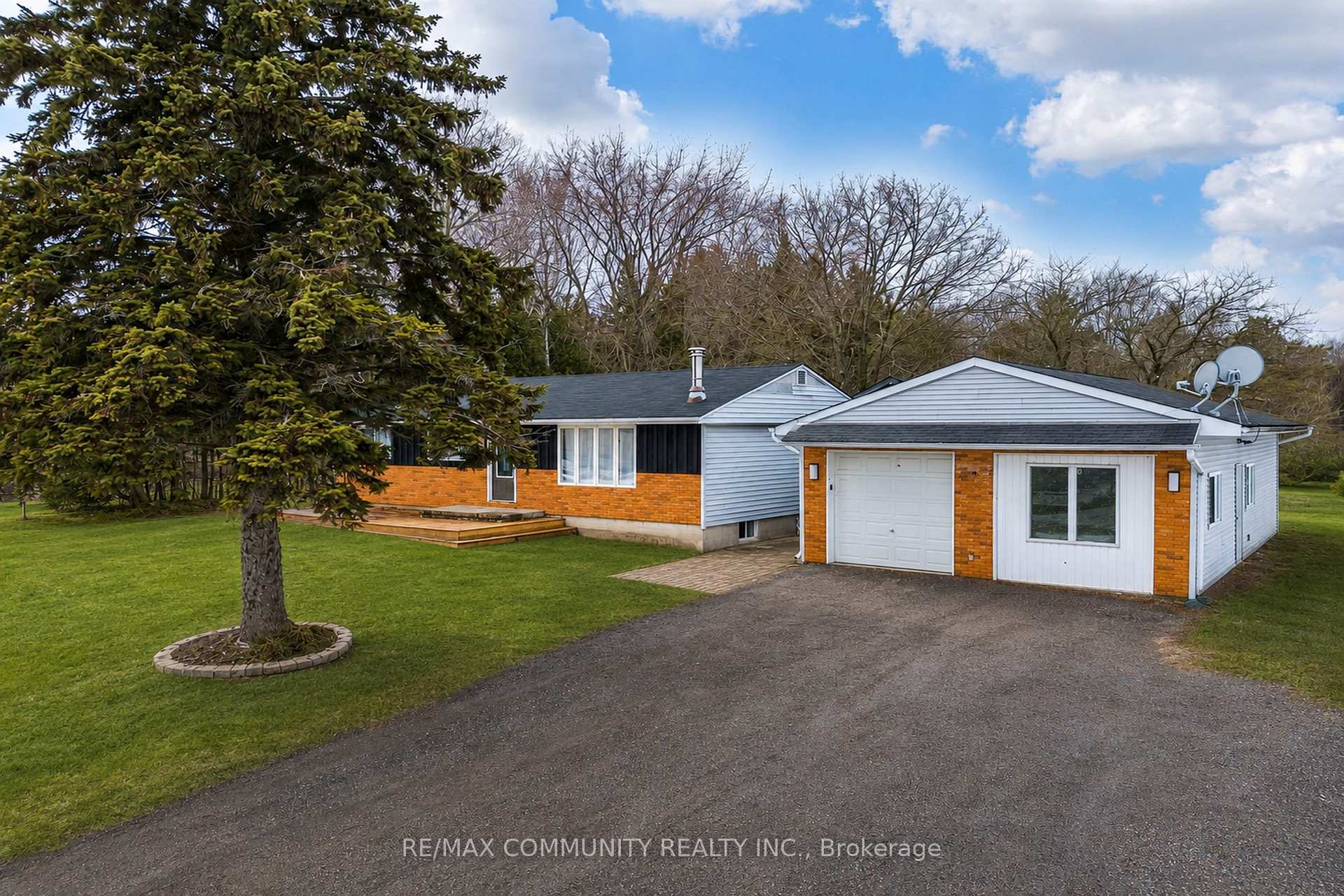 11490 Simcoe Street, Scugog, ON L9L 1B3