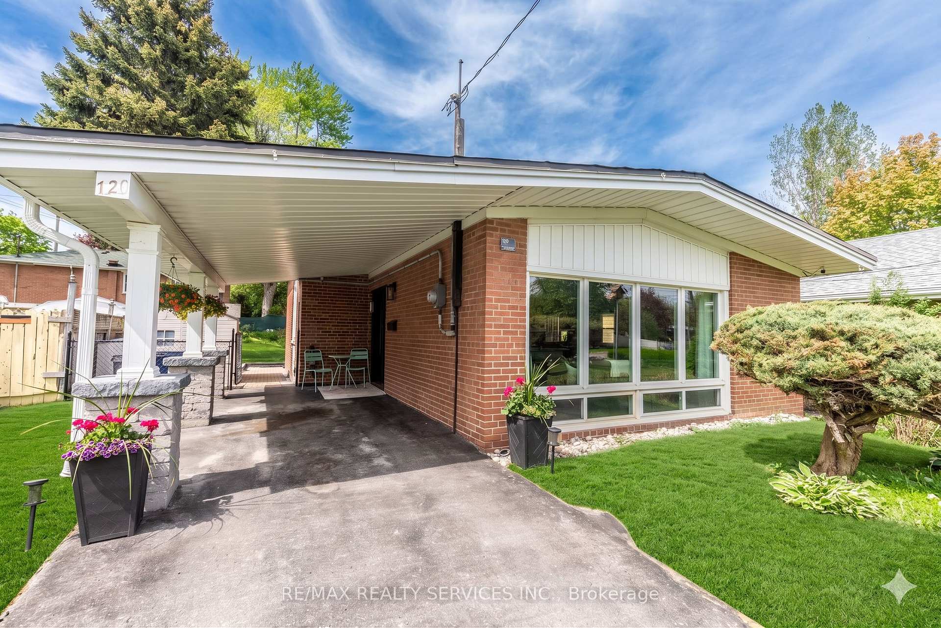 126 Roebuck Drive, Toronto, ON M1K 2H8