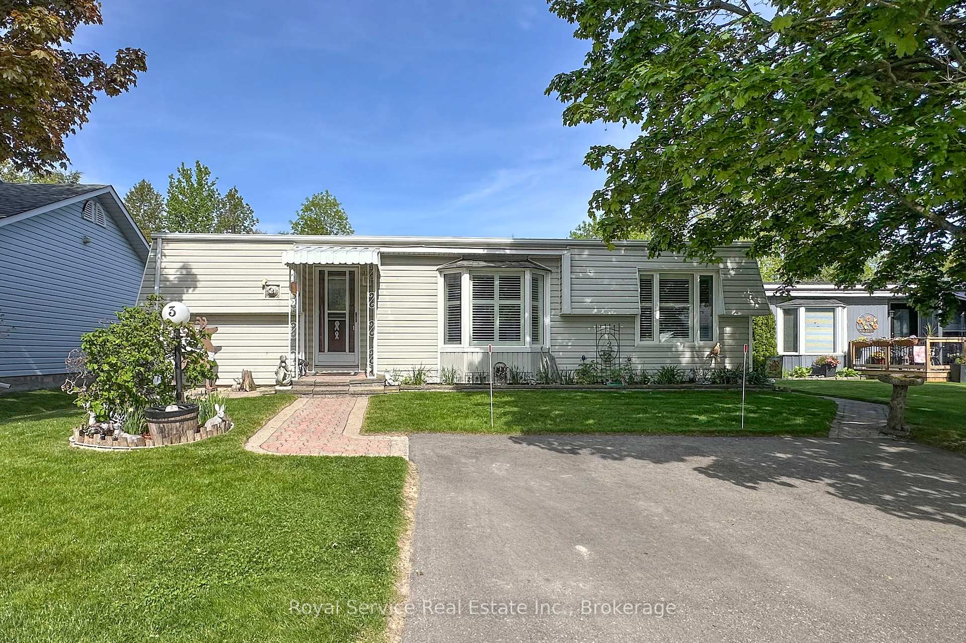 3 Fairway Drive, Clarington, ON L1B 1B5