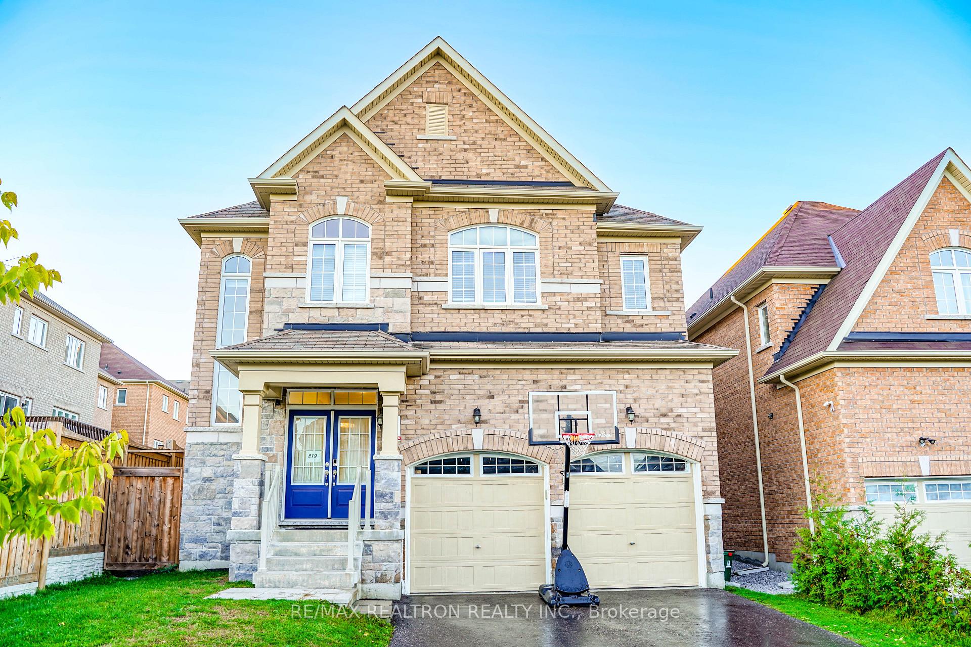 219 Lyle Drive, Clarington, ON L1C 0V6