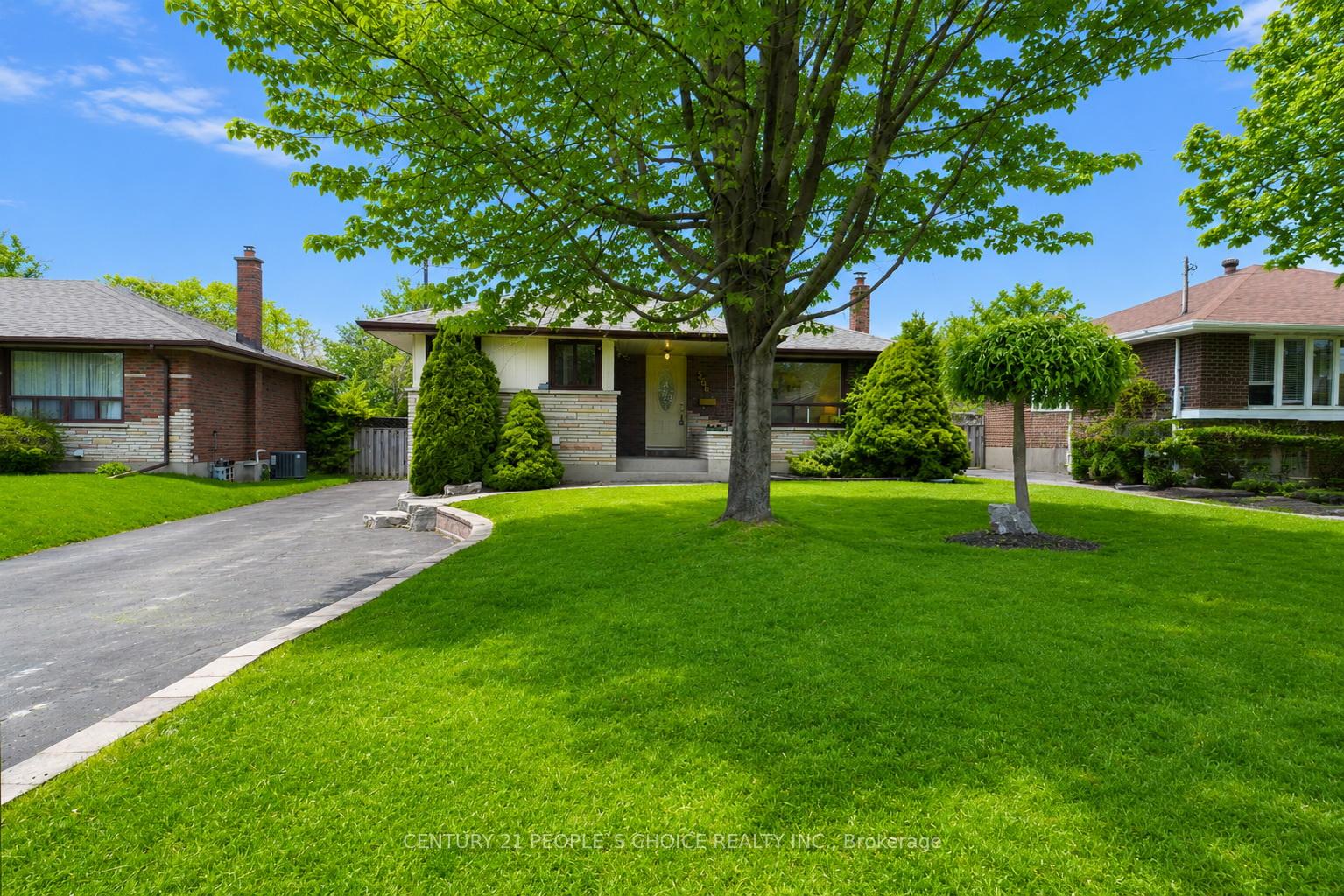 586 Central Pk Boulevard N, Oshawa, ON L1G 6A4