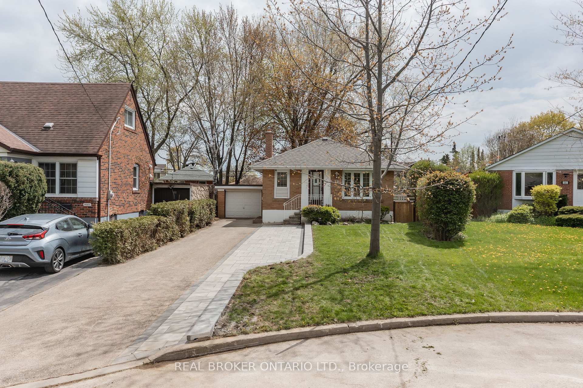 32 Christina Crescent, Toronto, ON M1R 4H6