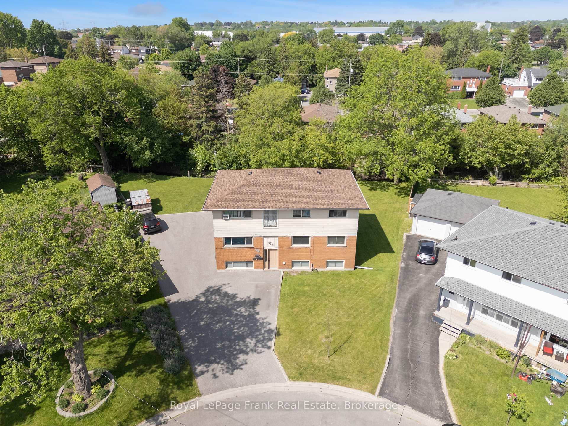 596 Talbot Court, Oshawa, ON L1J 2E8