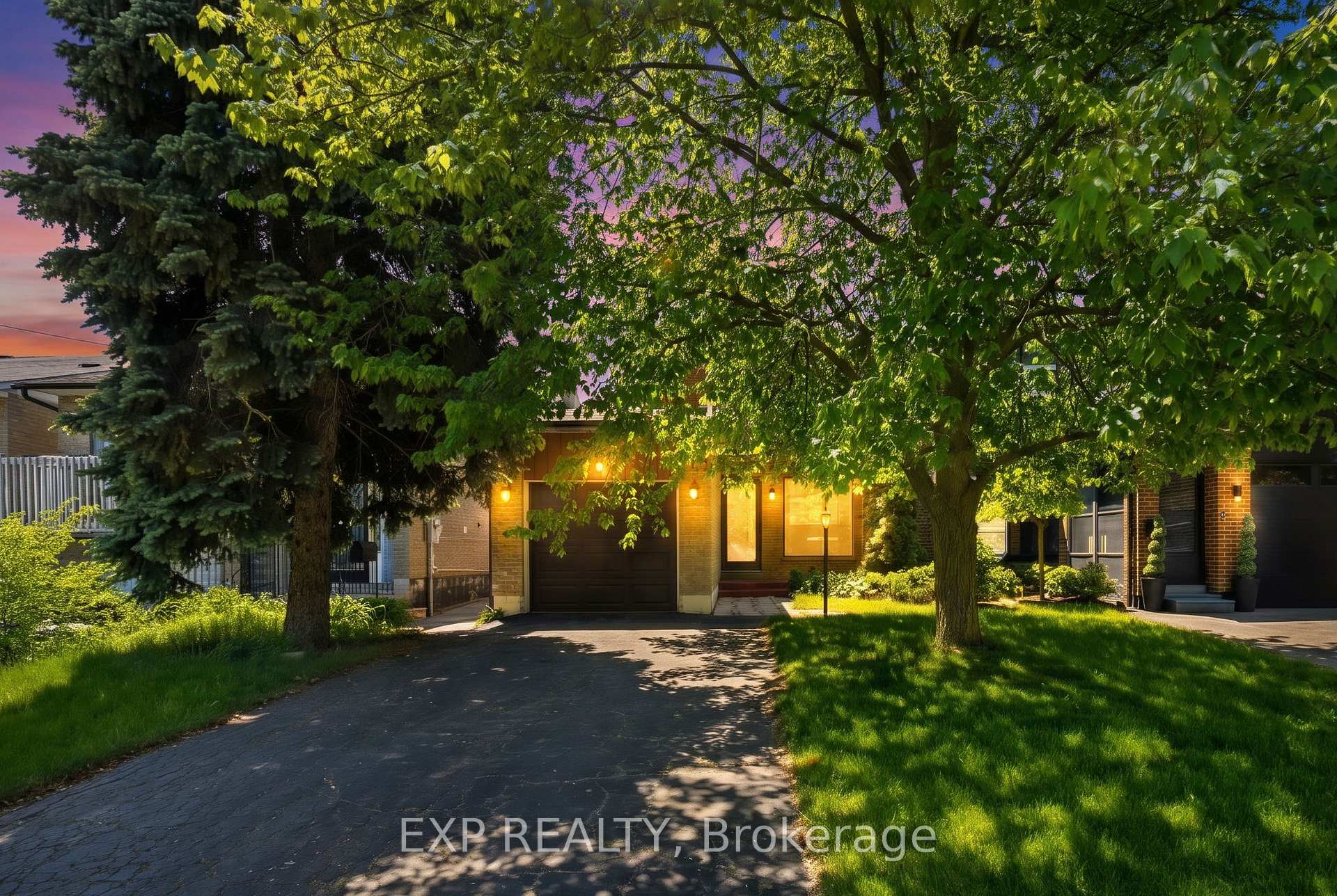 225 Invergordon Avenue, Toronto E07, ON M1S 3Z1