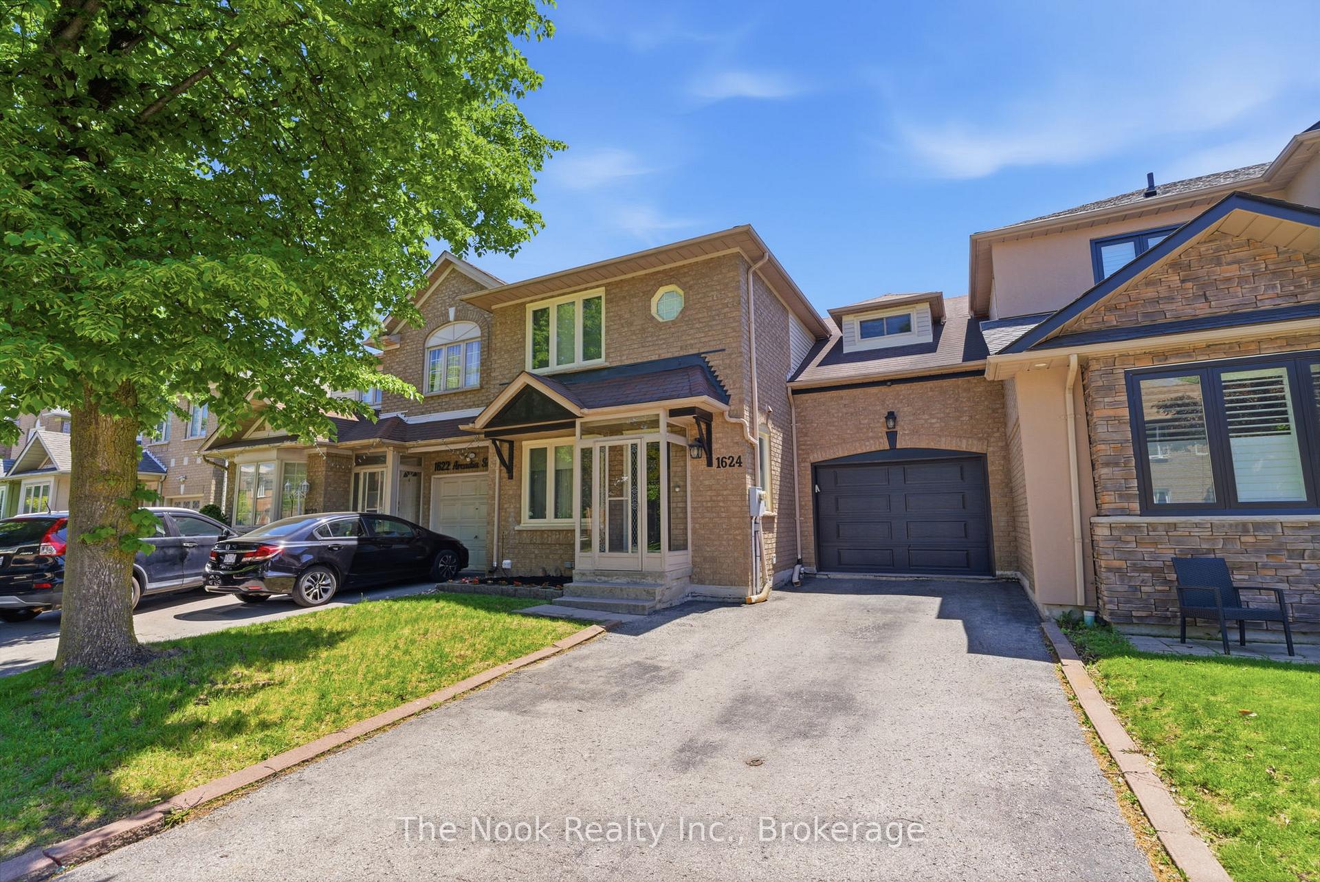 1624 Arcadia Square, Pickering, ON L1V 6W3