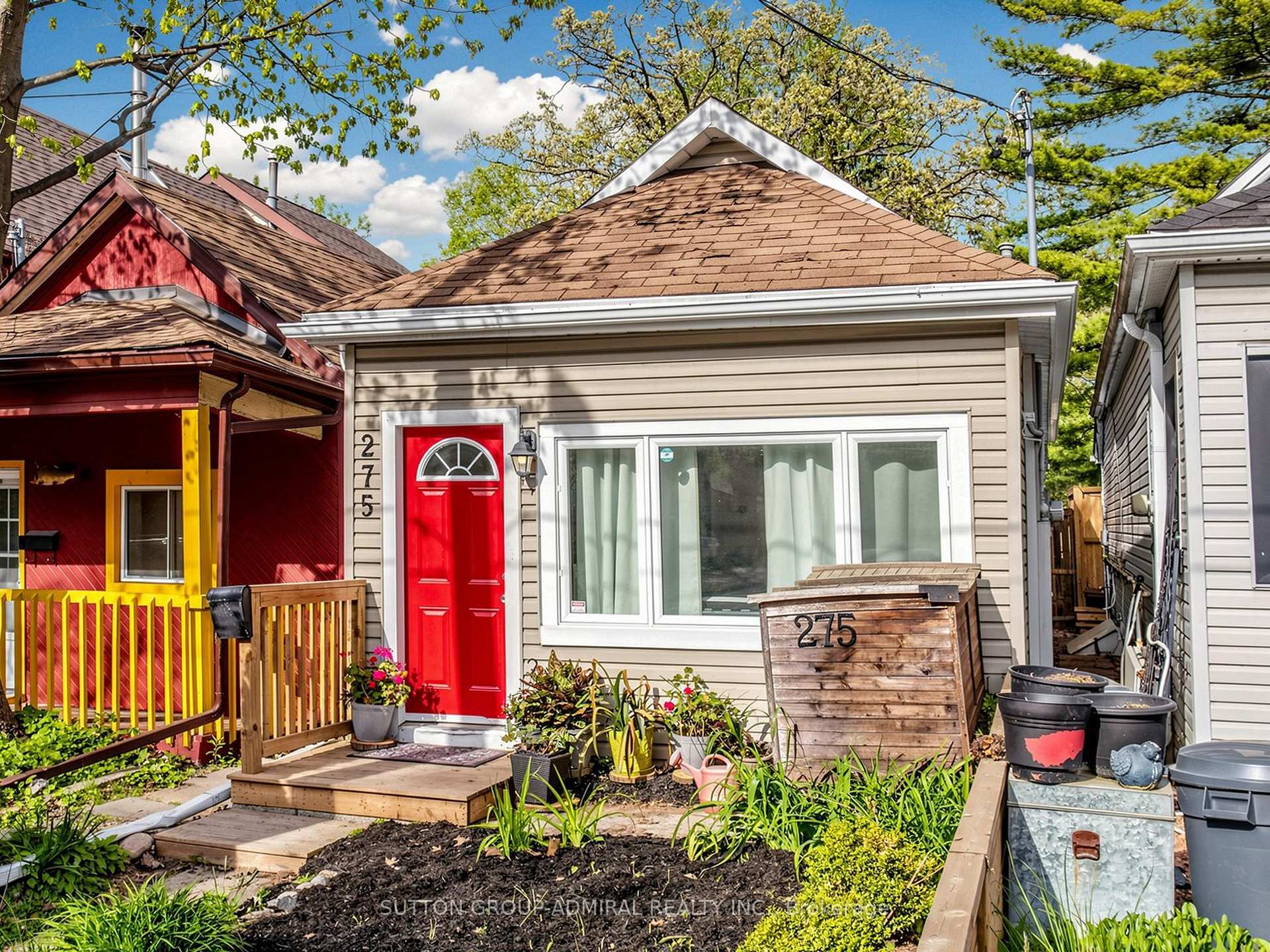 275 Victoria Park Avenue, Toronto, ON M4E 3S6