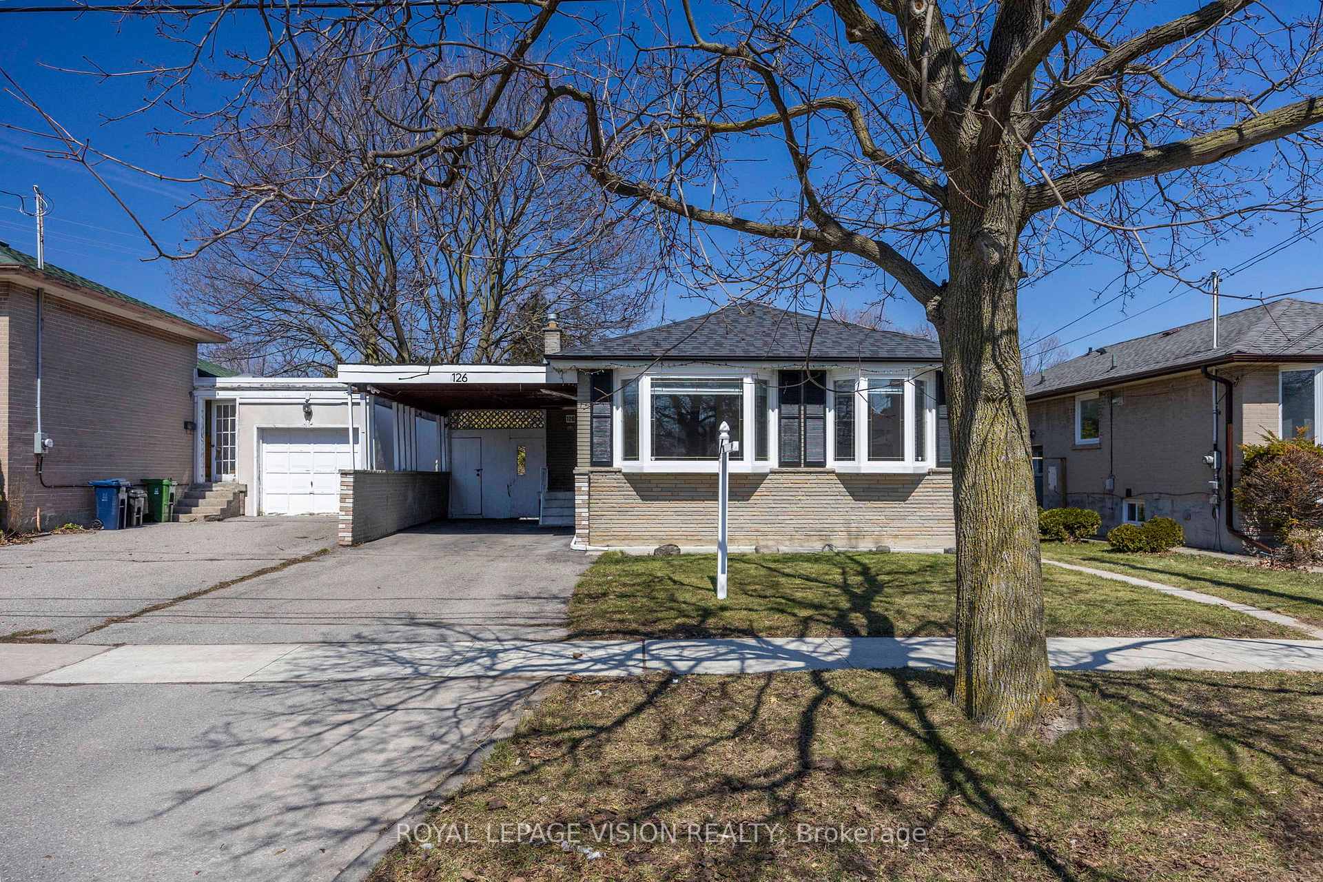 126 MILFORD HAVEN Drive, Toronto, ON M1G 3E1