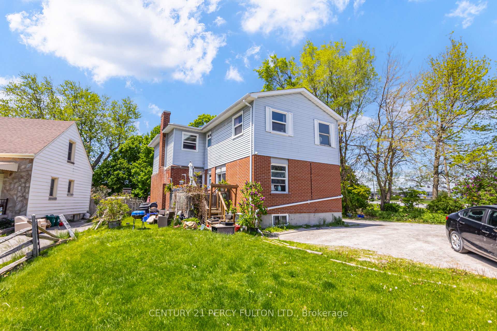 1100 Simcoe Street S, Oshawa, ON L1H 4L6