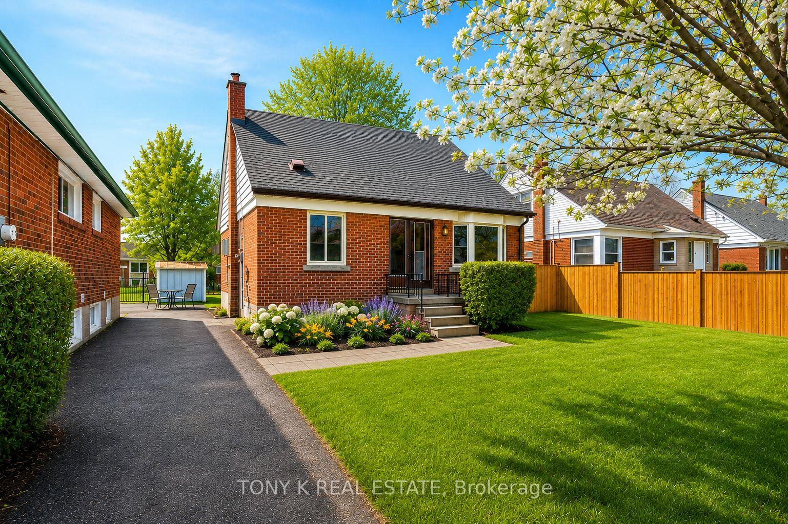 23 Scotswood Road, Toronto, ON M1R 3N3